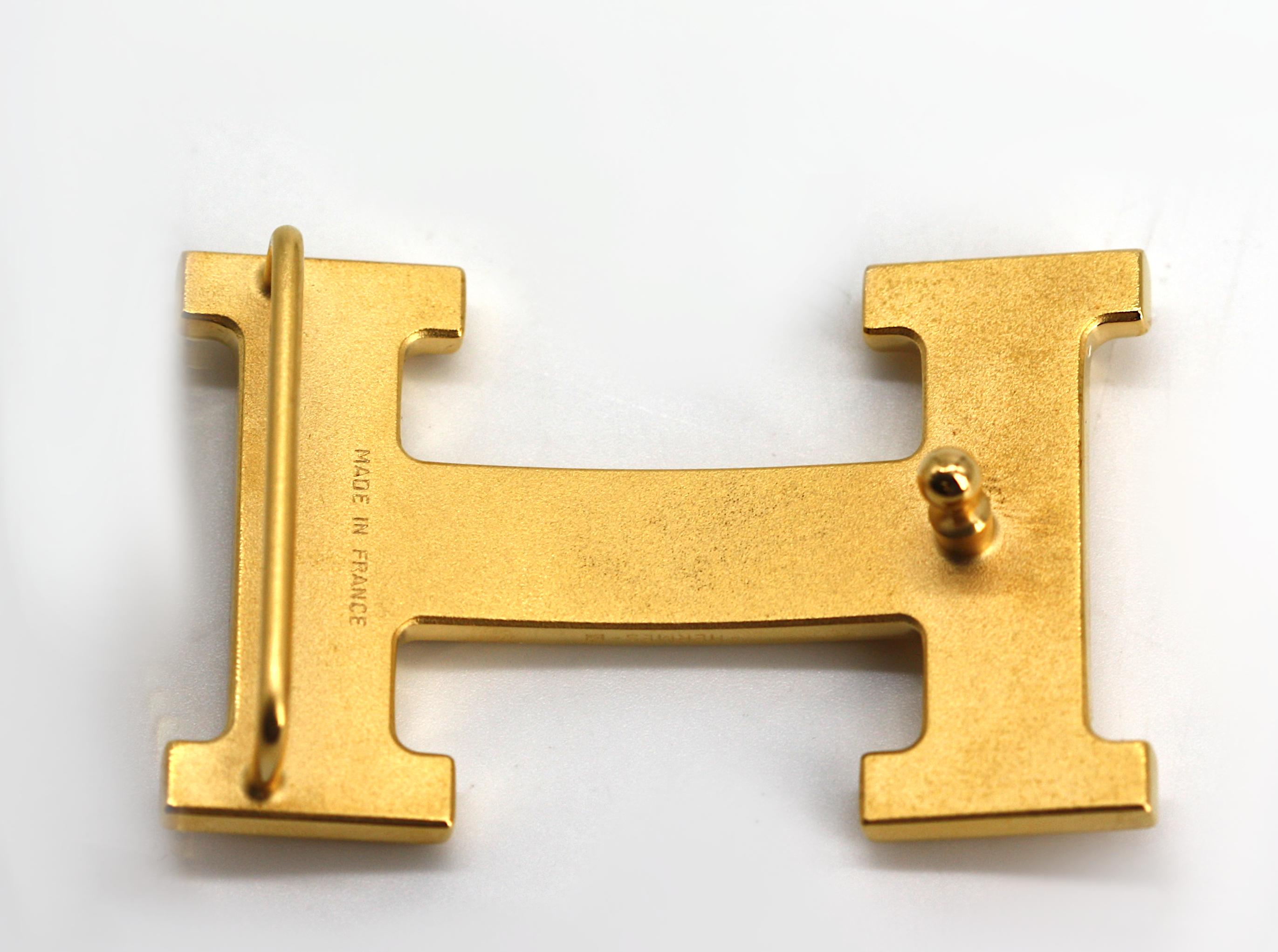 Beige Hermes Stippled Gold-Toned Metal Belt Buckle For Sale
