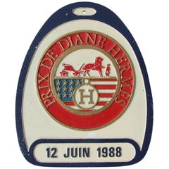 Hermès Steigbügelförmiger Prix De Diane 1988 Aluminium-Schild:: USA-Sammler