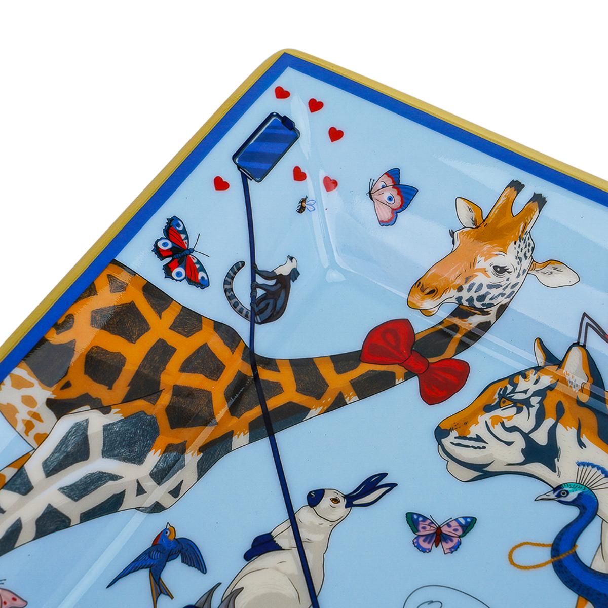 Bandeja de cambio Hermes Story Porcelana de Limoges Azul y Gris en Nuevo estado para la venta en Miami, FL
