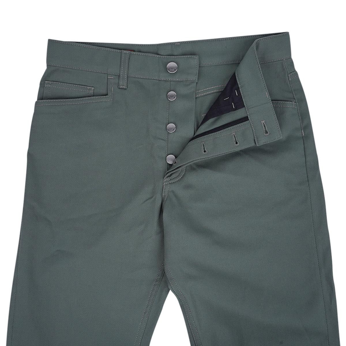 Hermès - Blouson droit « Vert de Gris » en jean avec boutons et boutons à logo, taille 40 en vente 2