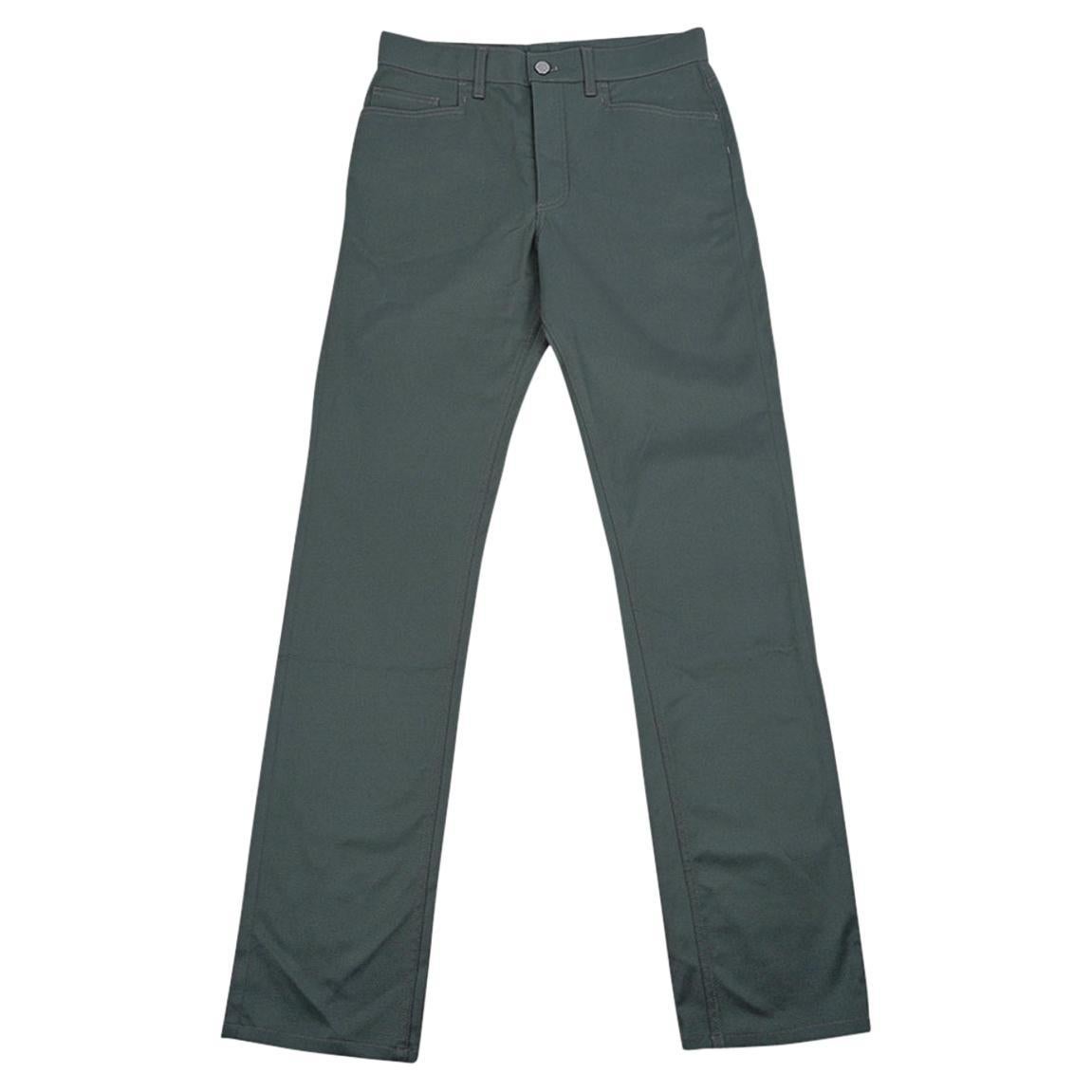 Hermès - Blouson droit « Vert de Gris » en jean avec boutons et boutons à logo, taille 40 en vente