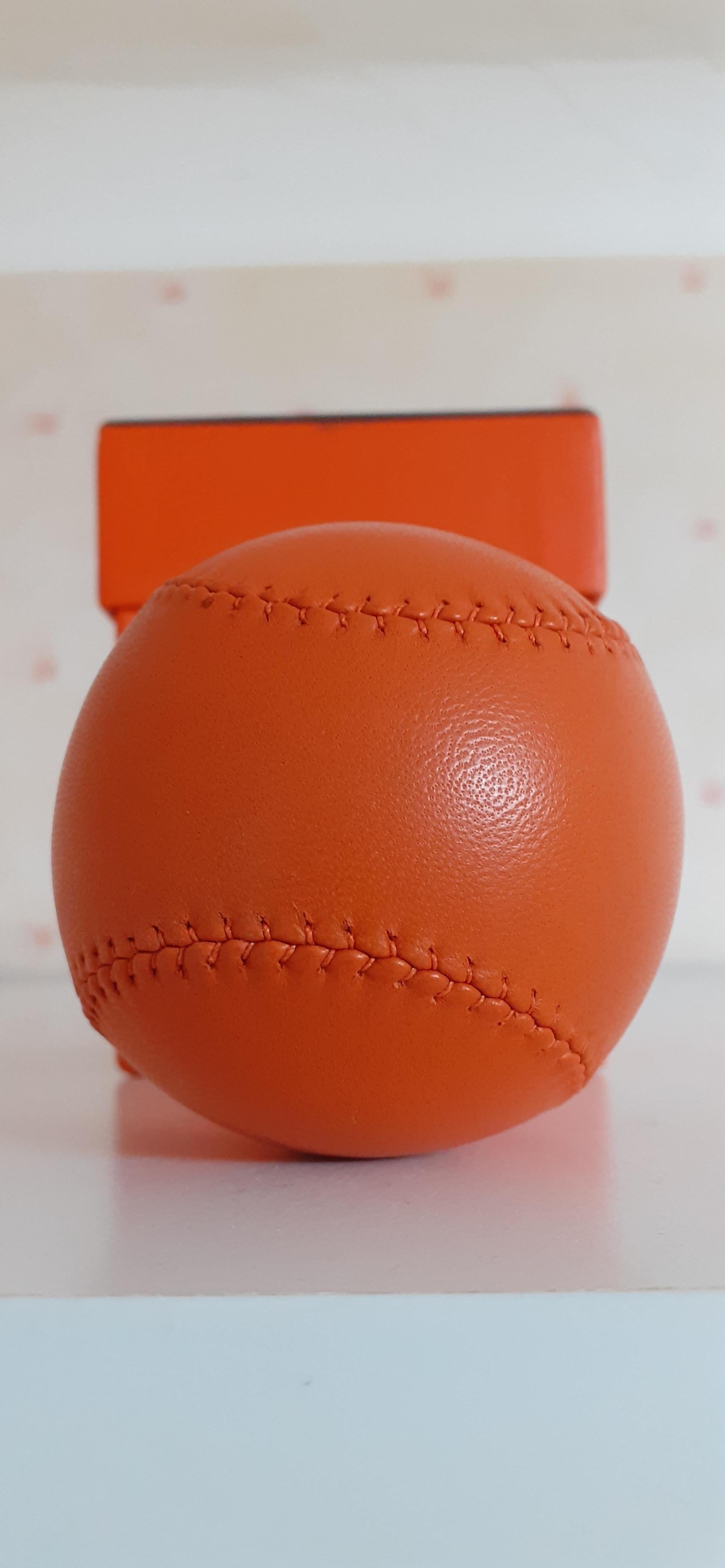 Hermès Herstress Anti-Stress Ball in Orange Leder RARE im Angebot 4