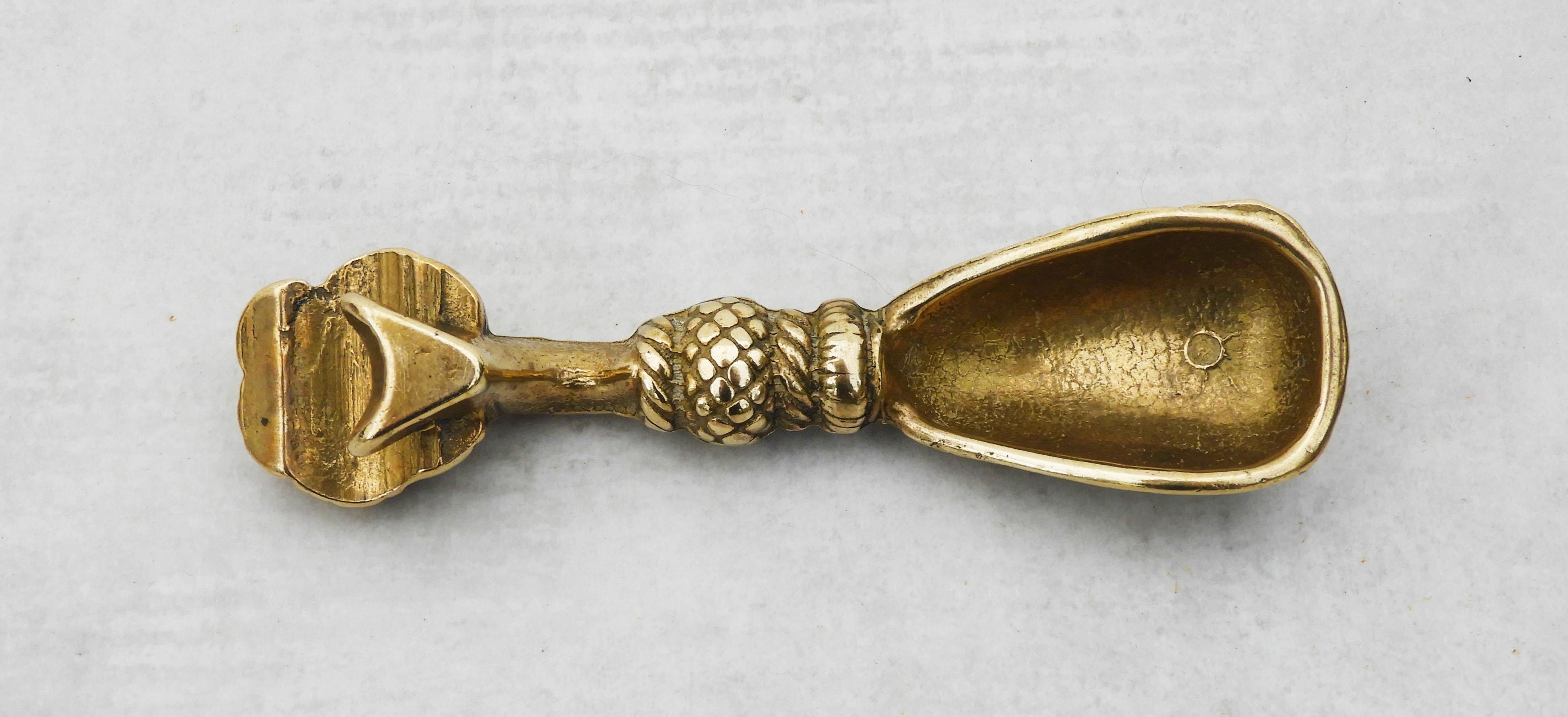 Hermès Style Messing-Flaschenöffner, Pom Pom, Quaste, Seilknoten, Frankreich um 1960 im Angebot 1