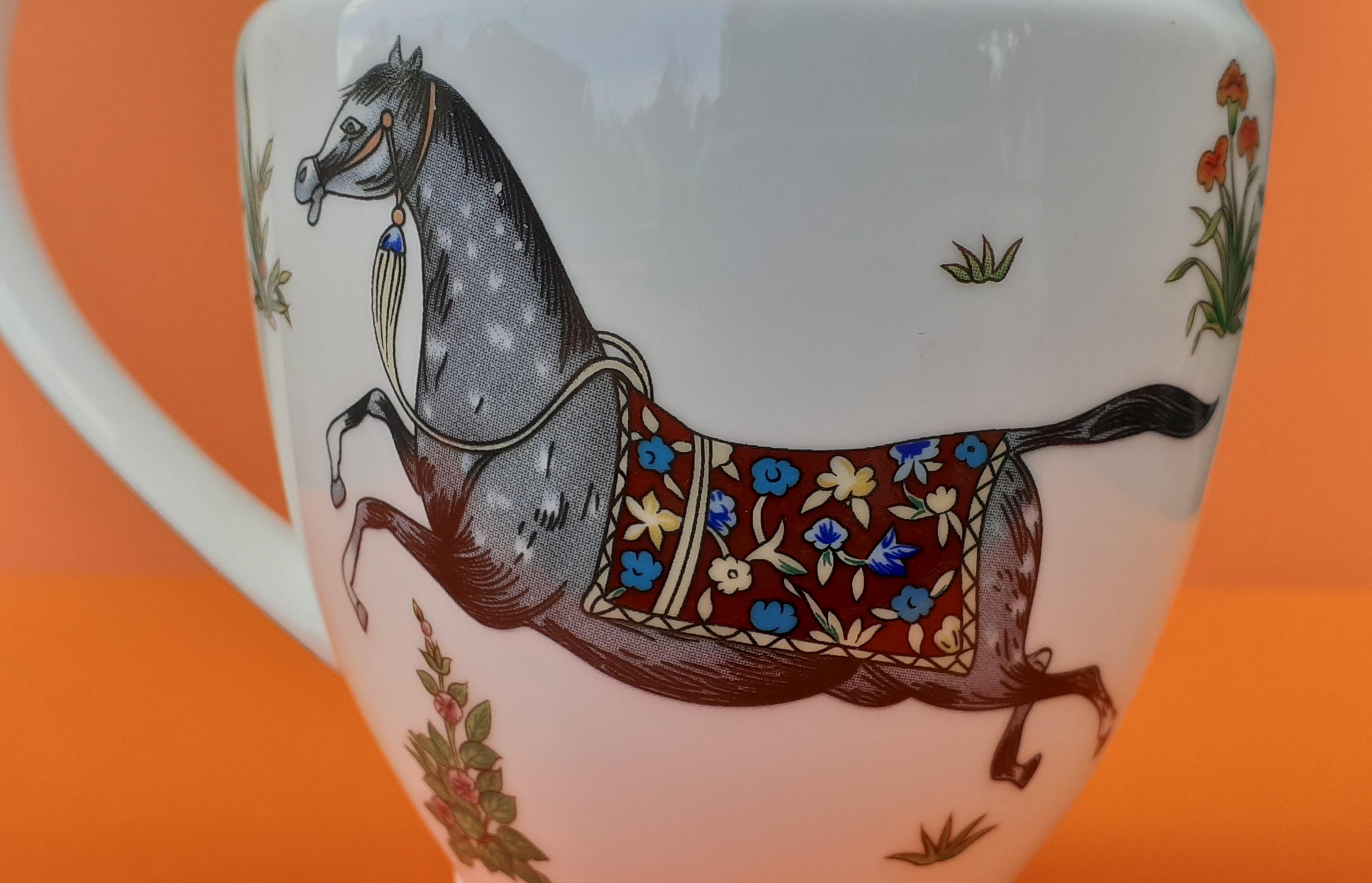 Hermès Zuckerdose und Milchkännchen Cheval D'Orient Pferdemuster aus Porzellan im Angebot 7