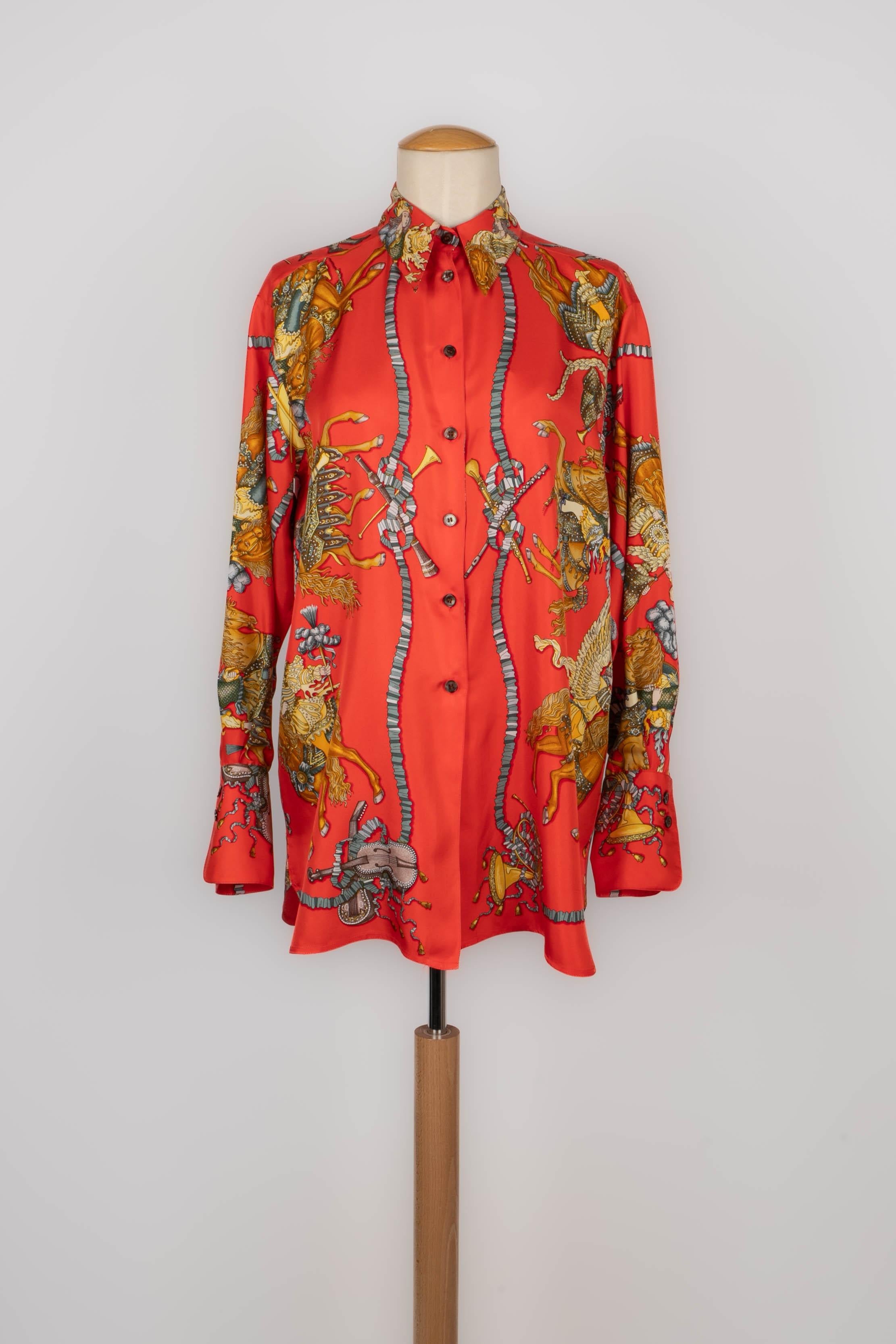HERMÈS - (Made in France) Silk long-sleeve shirt with the 'Sun King festivities' theme designed by Michel Duchene, produced in 1994, reproduced in 1997. Size 38FR.

Condition:
Very good condition

Dimensions:
Shoulder width: 47 cm - Chest: 56 cm -