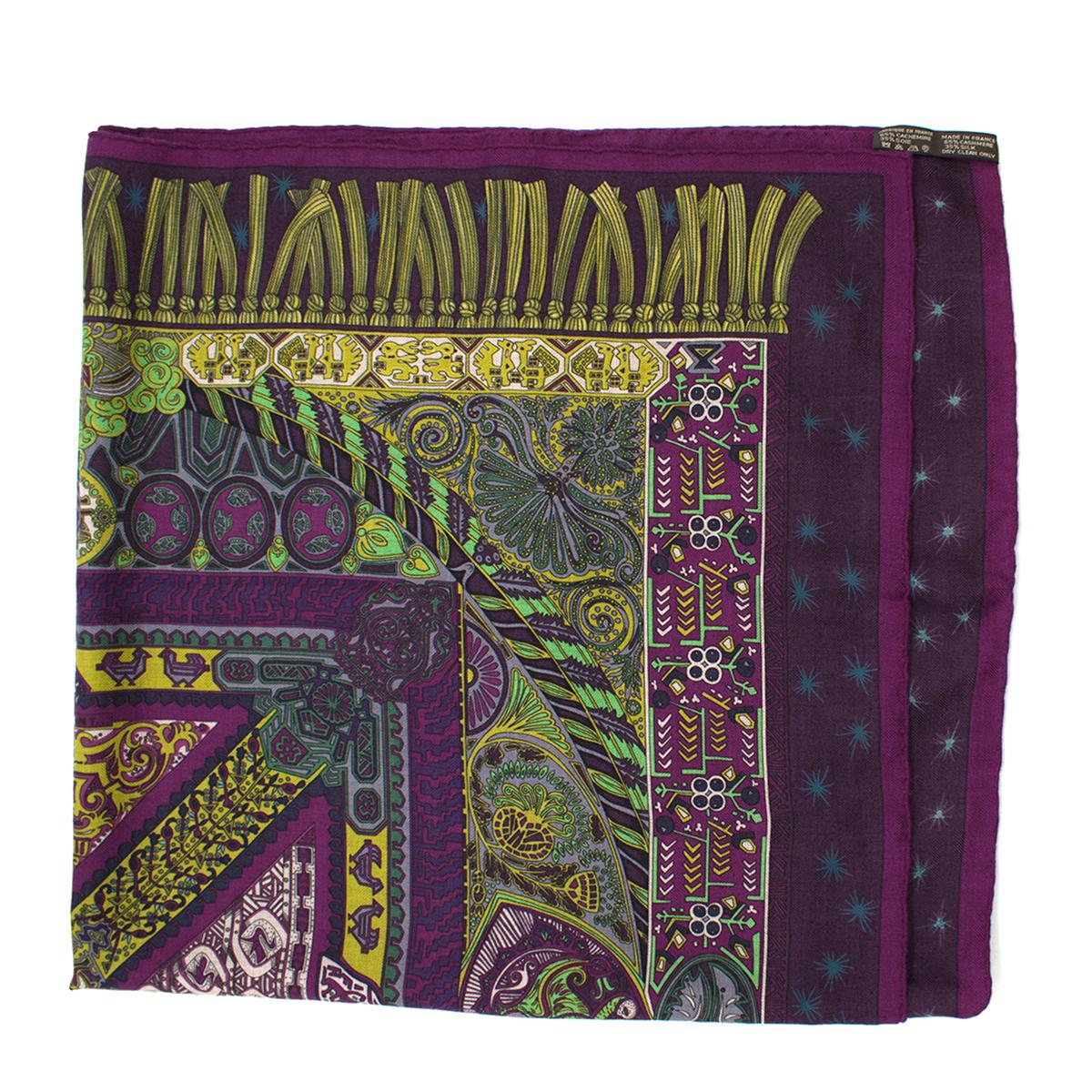 Hermes Sur un Tapis Volant Cashmere & Silk-Blend Scarf In Excellent Condition In London, GB