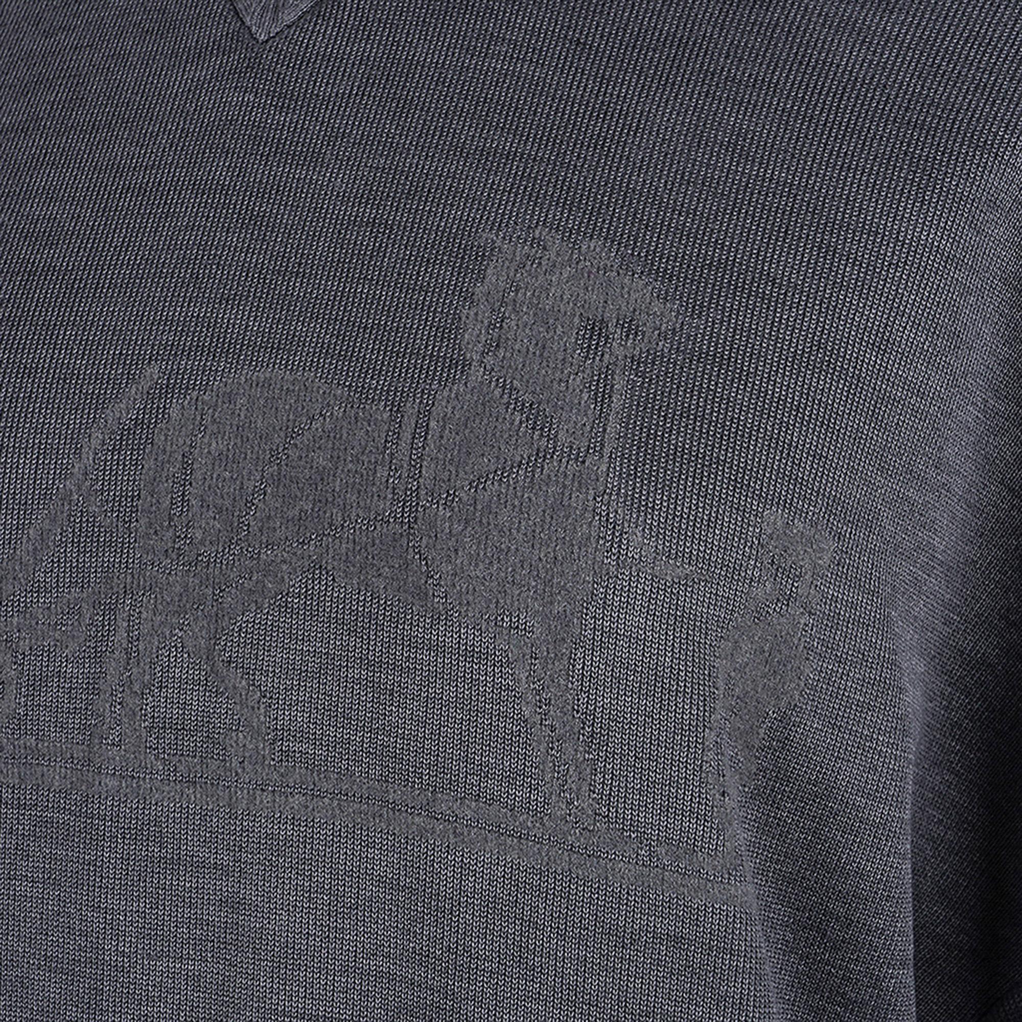 Mightychic offers an Hermes Ex-Libris sweater featured in Gray.
Slight drop shoulder, crewneck wool knit in a flattering shade of silvery Gray.
The iconic Ex-Libris subtly woven in.
No longer produced, this fabulous piece is a great find!
Ribbing at