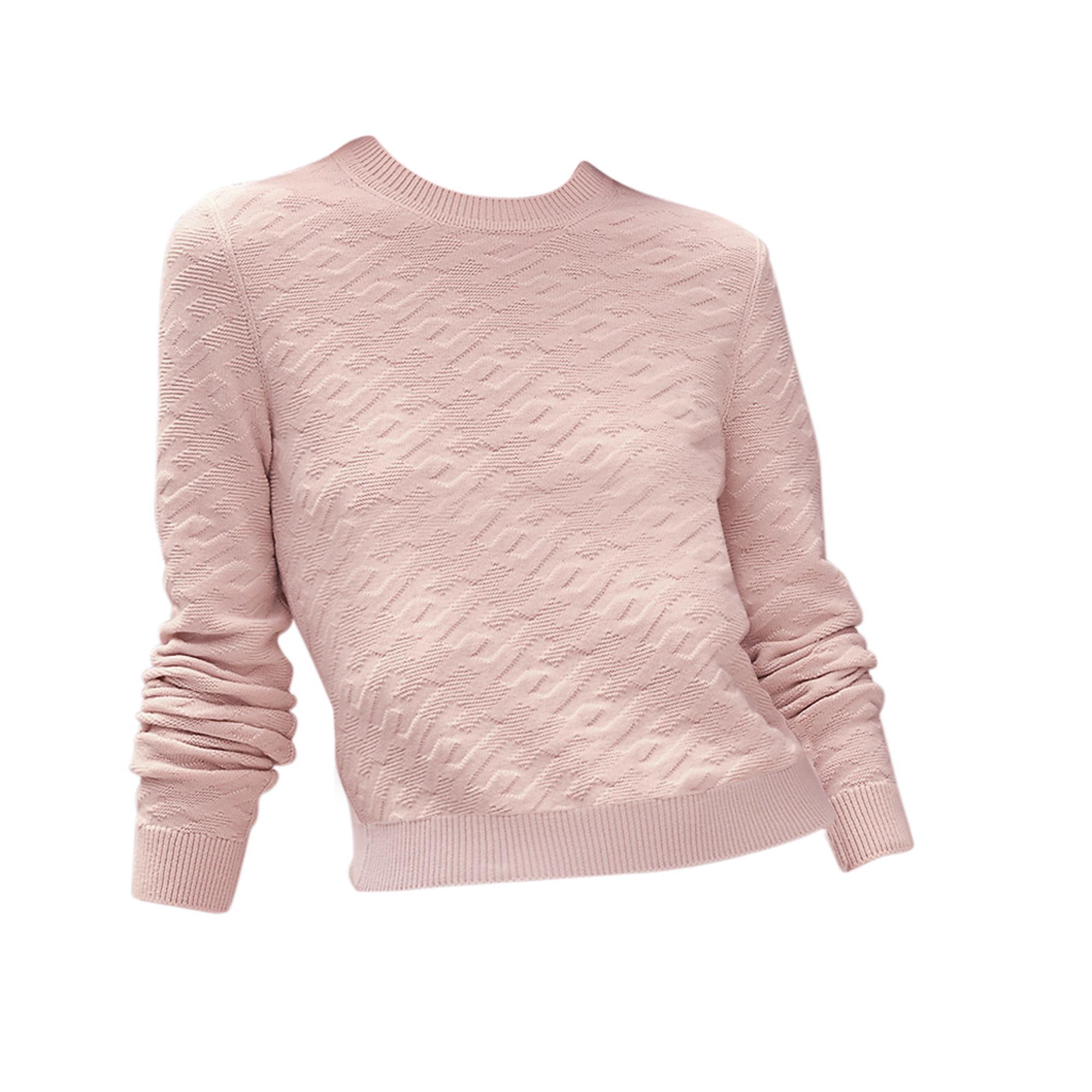 Mightychic offers an Hermes Loungewear Voyage sweater featured in Rose Petale.
Loungewear Voyage wool knit in the palest rose.
Crewneck sweater H embossed throughout.
Ribbing at hip and cuffs.
Made in Italy.
Has matching jogging pant - this listing