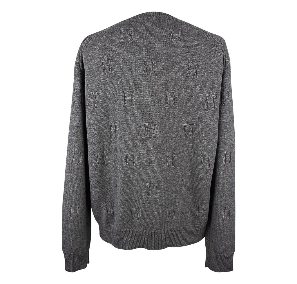 Hermes Sweater Voyage Wide V-Neck Gris Anthracite 42 / 8 New w/Pouch For Sale 2