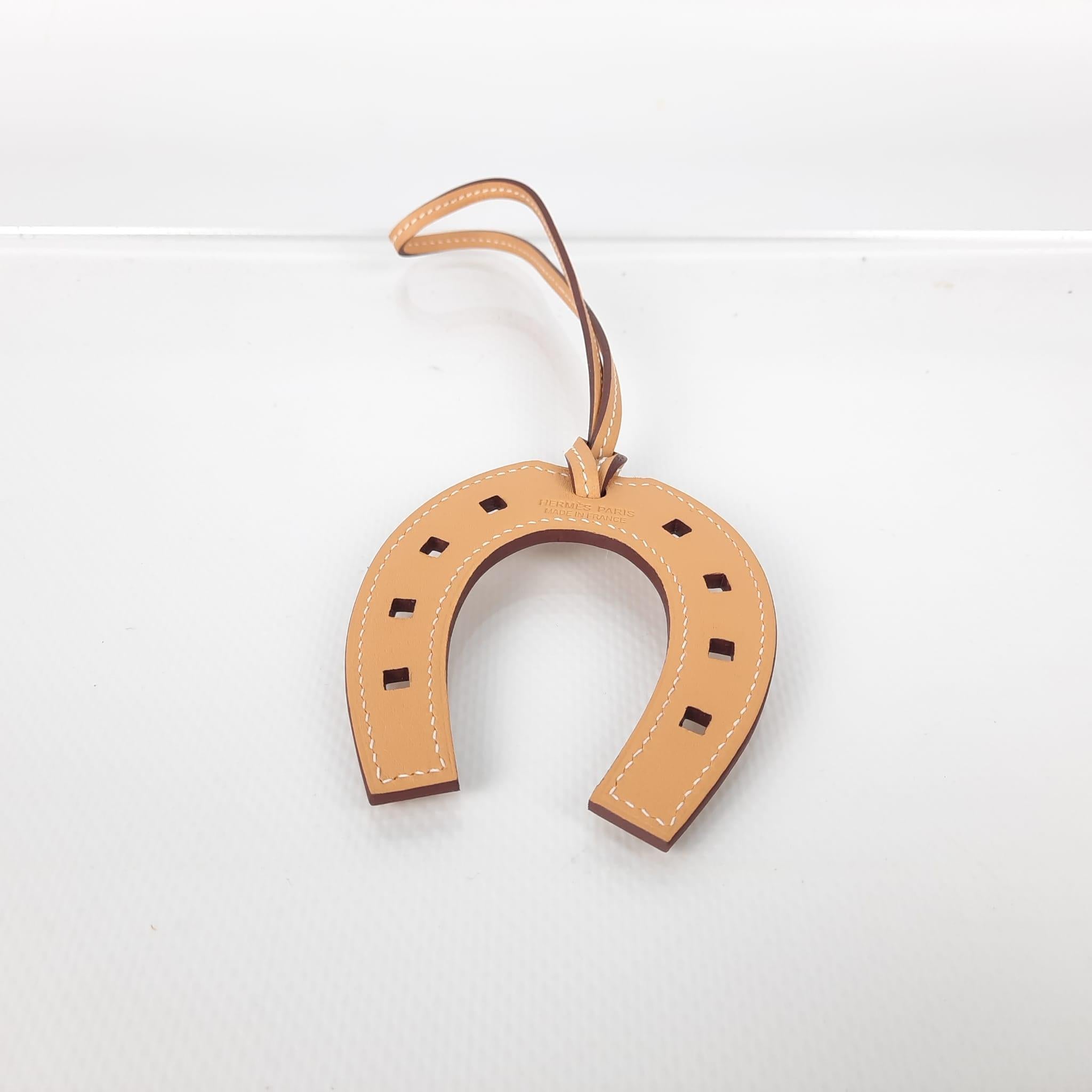 Hermes Swift calfskin Paddock Fer a Cheval charm In New Condition In Nicosia, CY