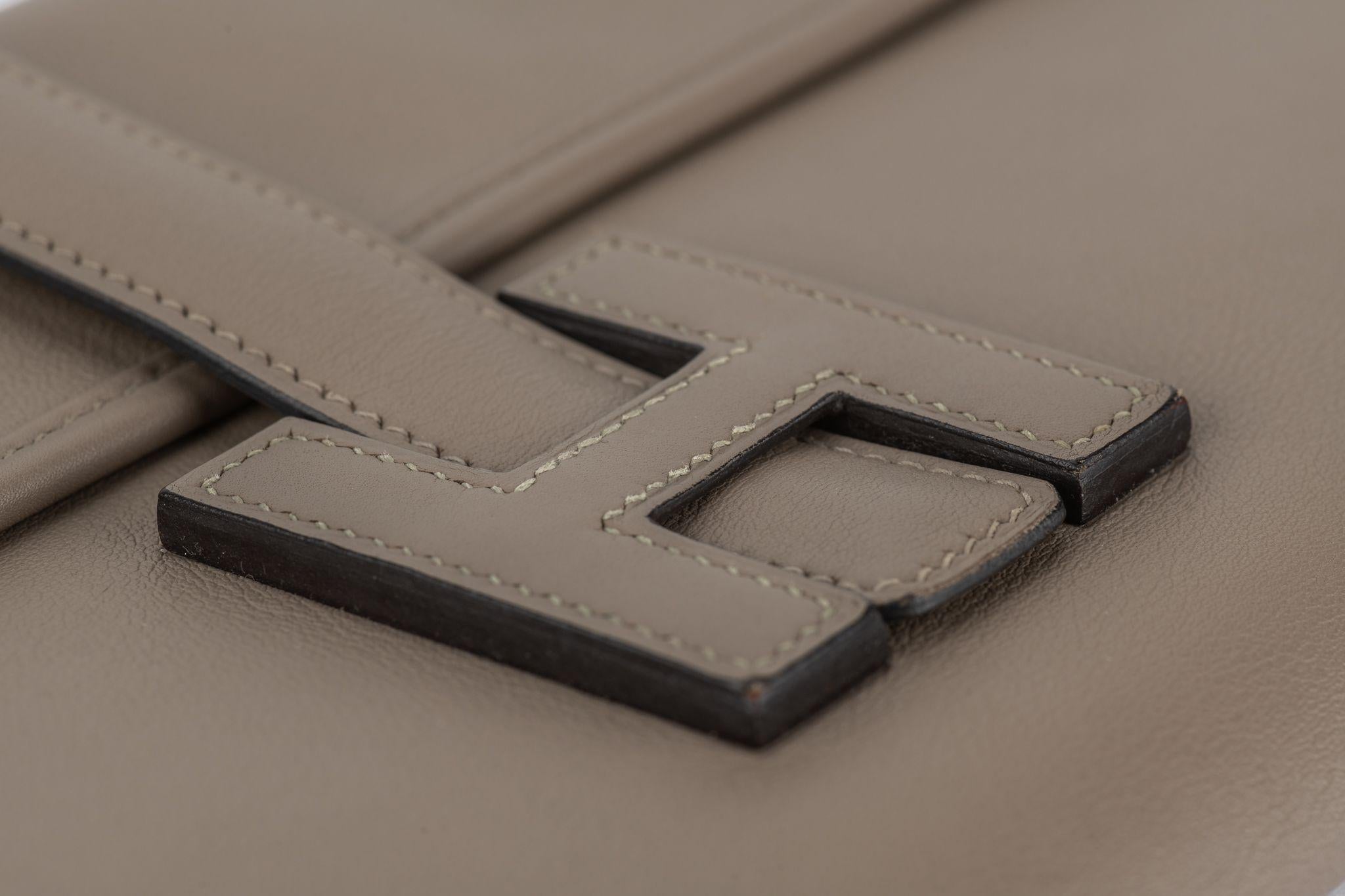 Hermès Swift Jige Elan 29 Clutch Etoupe In condizioni ottime in vendita a West Hollywood, CA