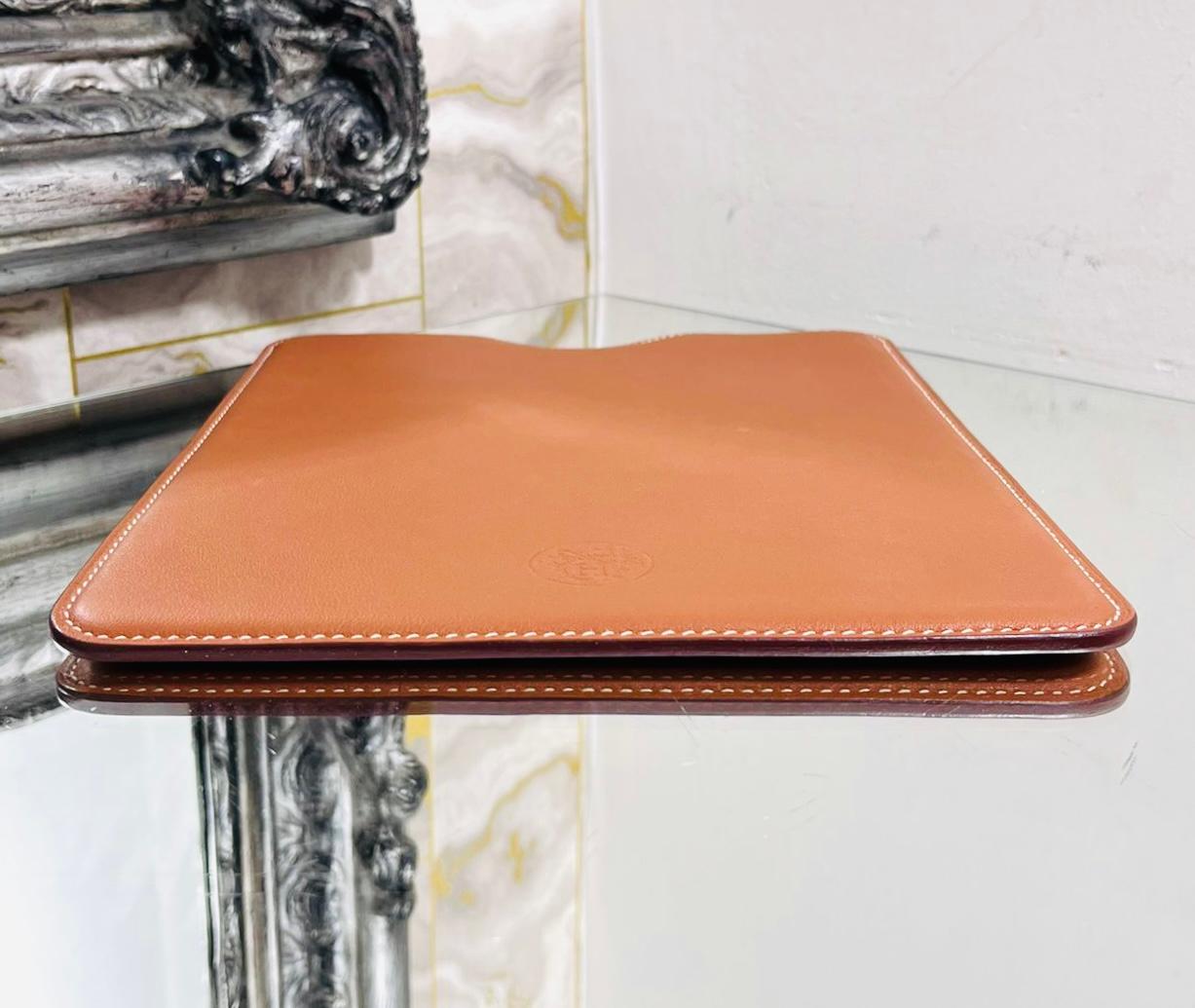 Funda para iPad Hermes Swift de piel con logotipo 1