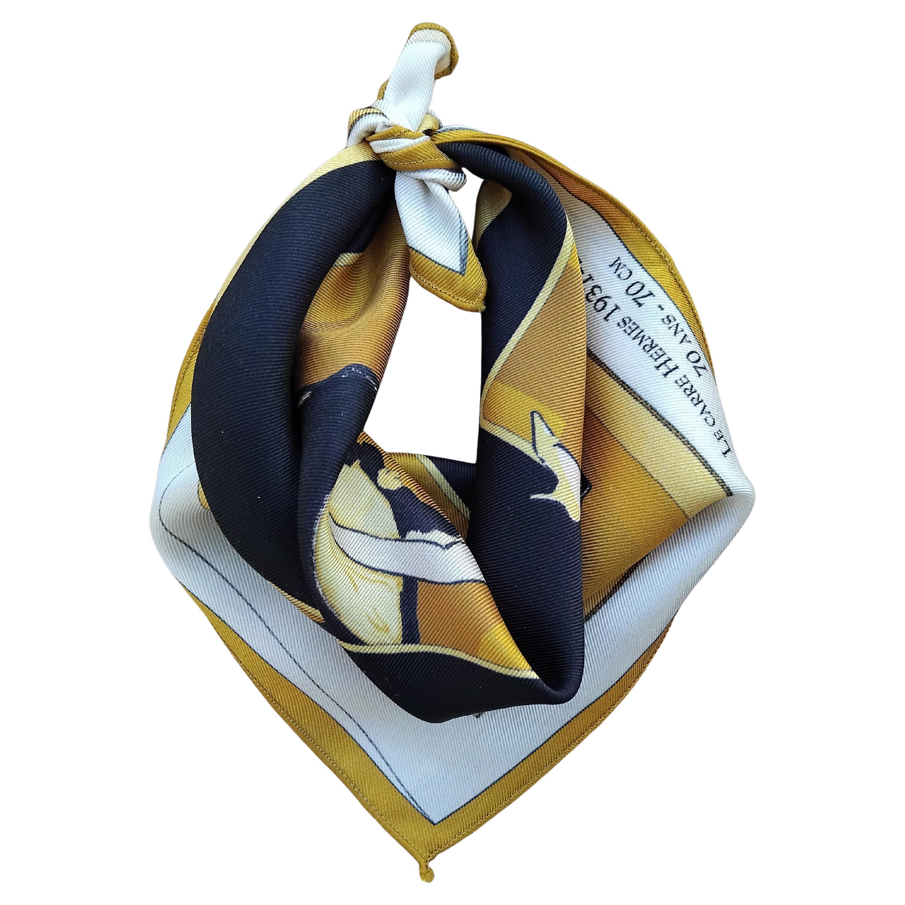 Cute Authentic Hermès Small Scarf

Would be adorable around your dog's neck

Print: 