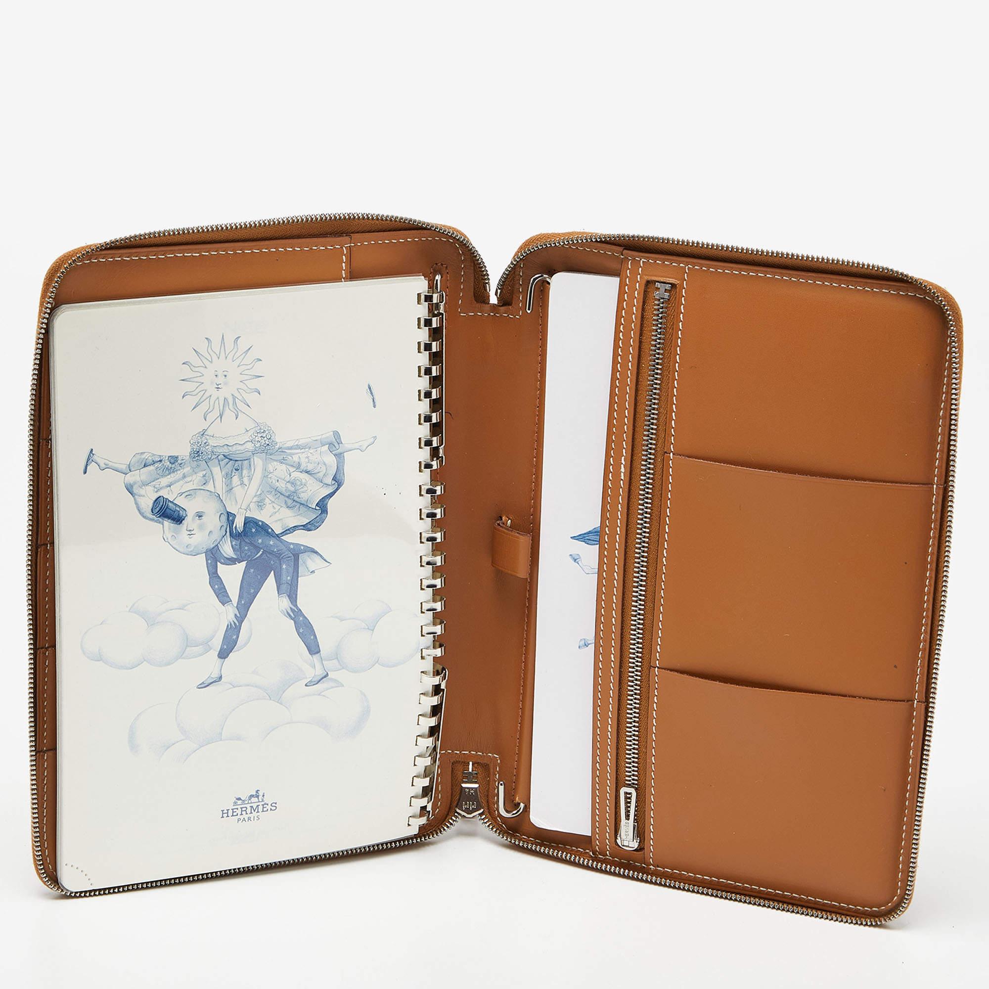 Women's Hermés Tabac Camel Swift Leather Globe Trotter Zip Agenda Cover For Sale
