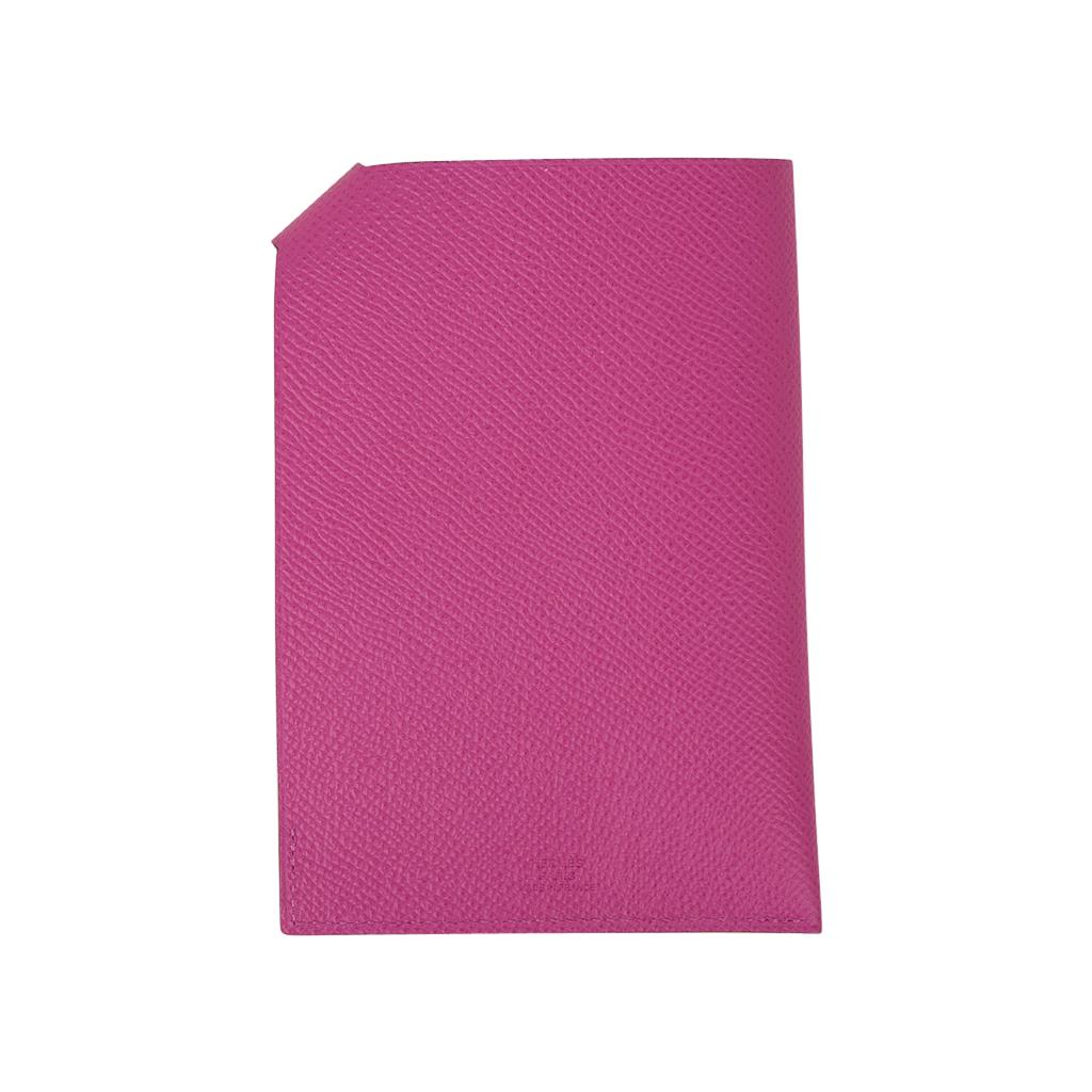 Hermes Tarmac Passport Holder Magnolia Hot Pink New w/Box für Damen oder Herren
