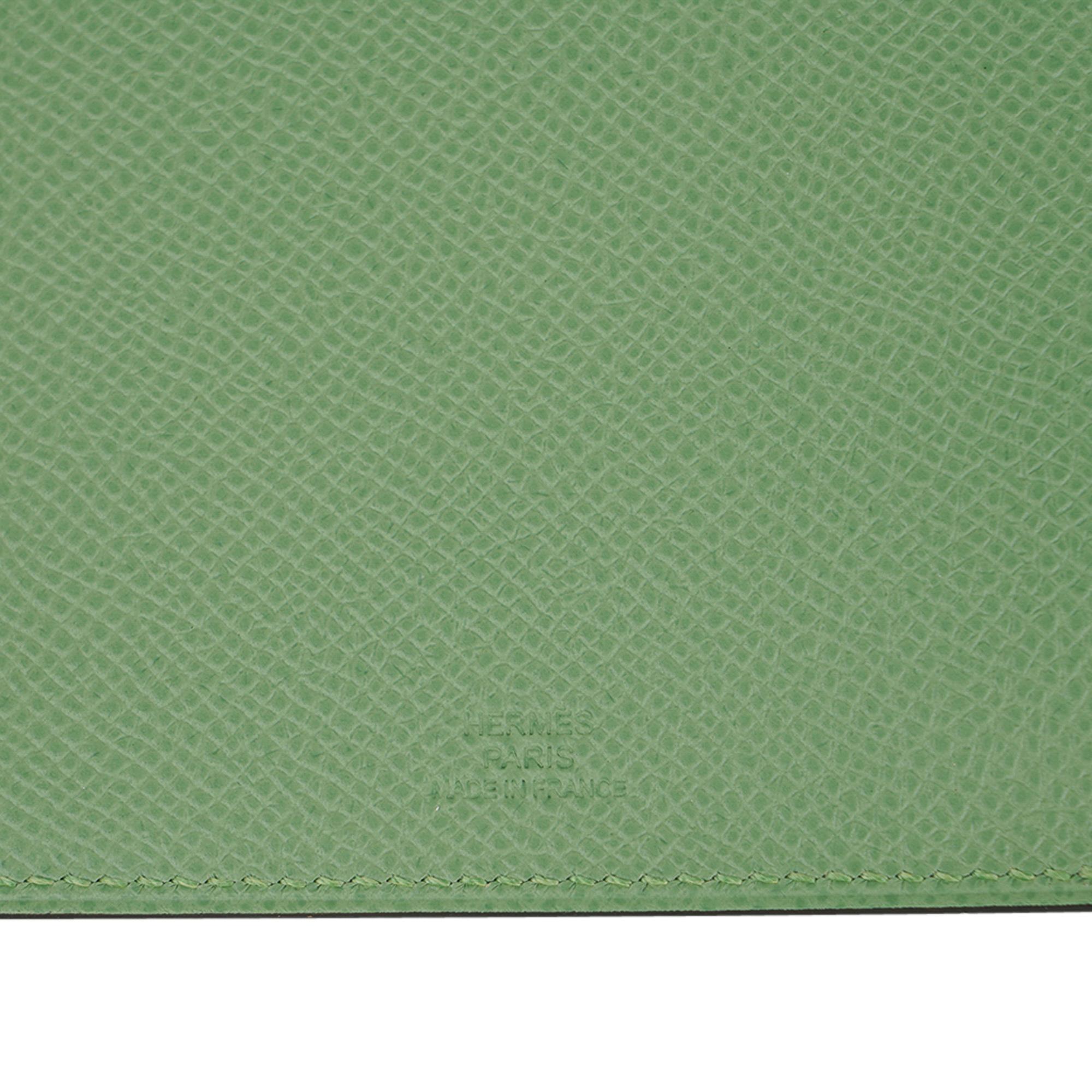 Gray Hermes Tarmac Passport Holder Vert Criquet Epsom New w/ Box For Sale