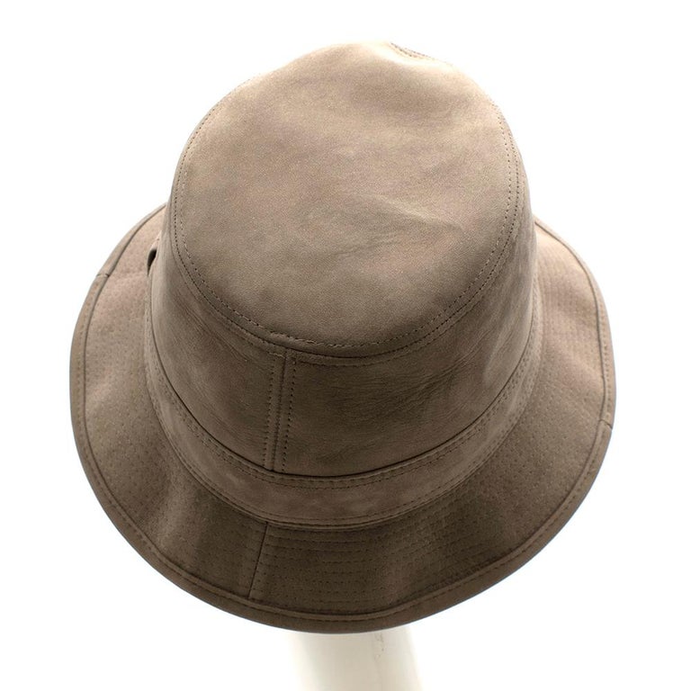 Hermes Taupe Suede Lambskin Bucket Hat In New Condition For Sale In London, GB