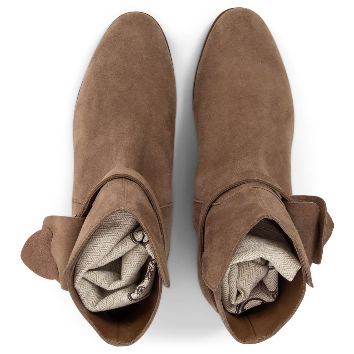 HERMES taupe suede NEO Desert Ankle Boots Shoes 39 Marron Canelle In New Condition In Zürich, CH