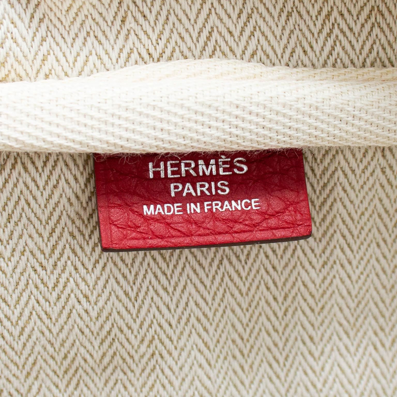 Hermes Taurillon Novillo Victoria II 35 in Rouge Garance For Sale 4