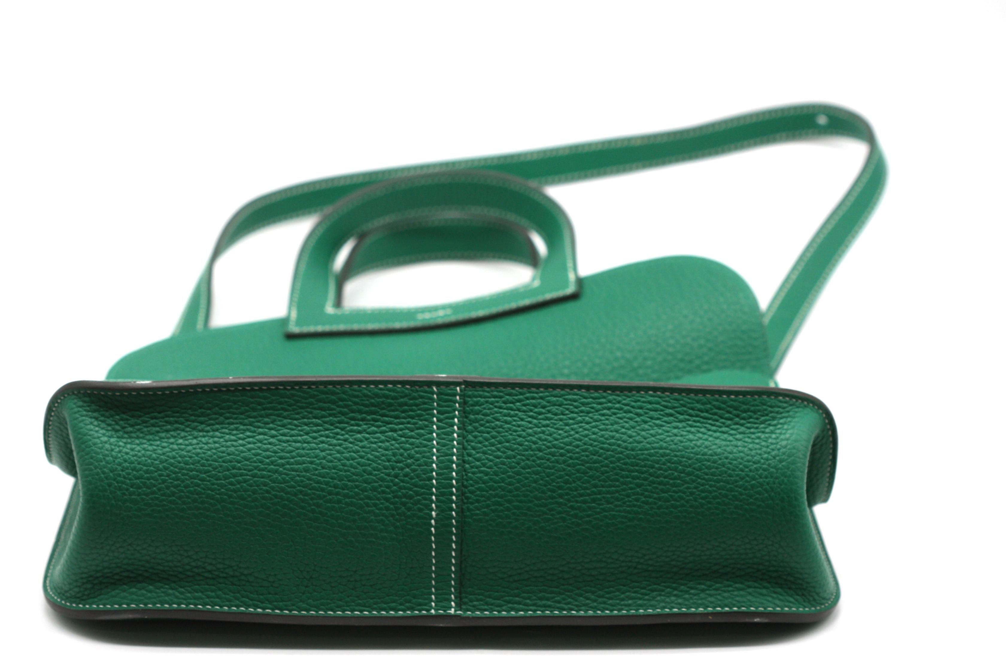 Hermes Taurillon Vert Vertigo Clemence Halzan 31 GM For Sale 3