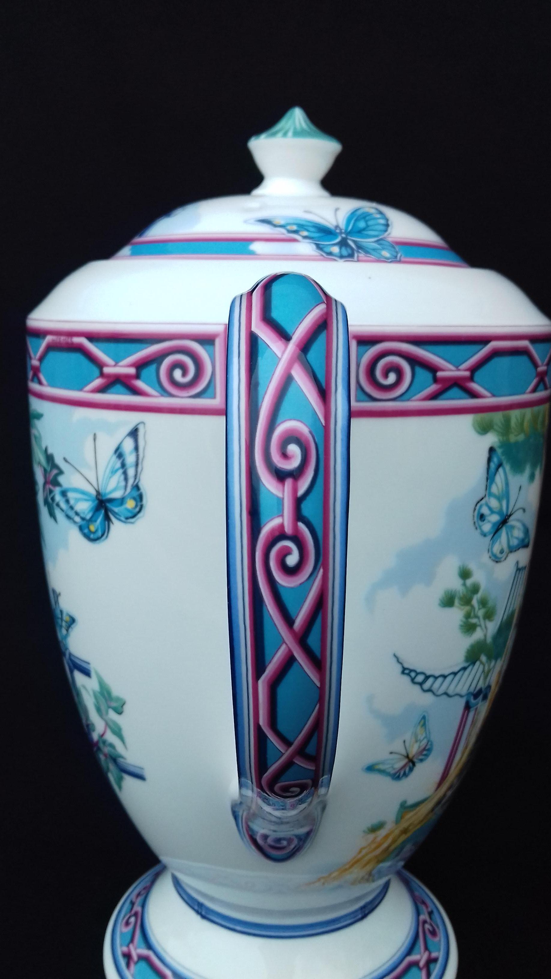 Women's or Men's Hermès Teapot Tea Pot Porcelain Jardin des Papillons Butterflies Garden Rare