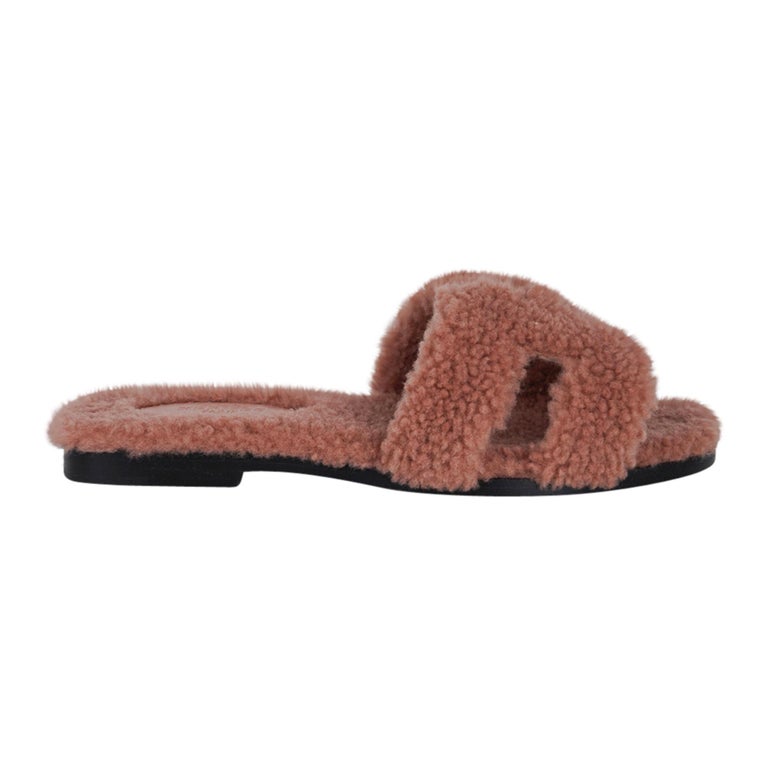 Hermes Teddy Bear Oran Rose Aube Shearling Sandal Limited Edition 34.5 ...