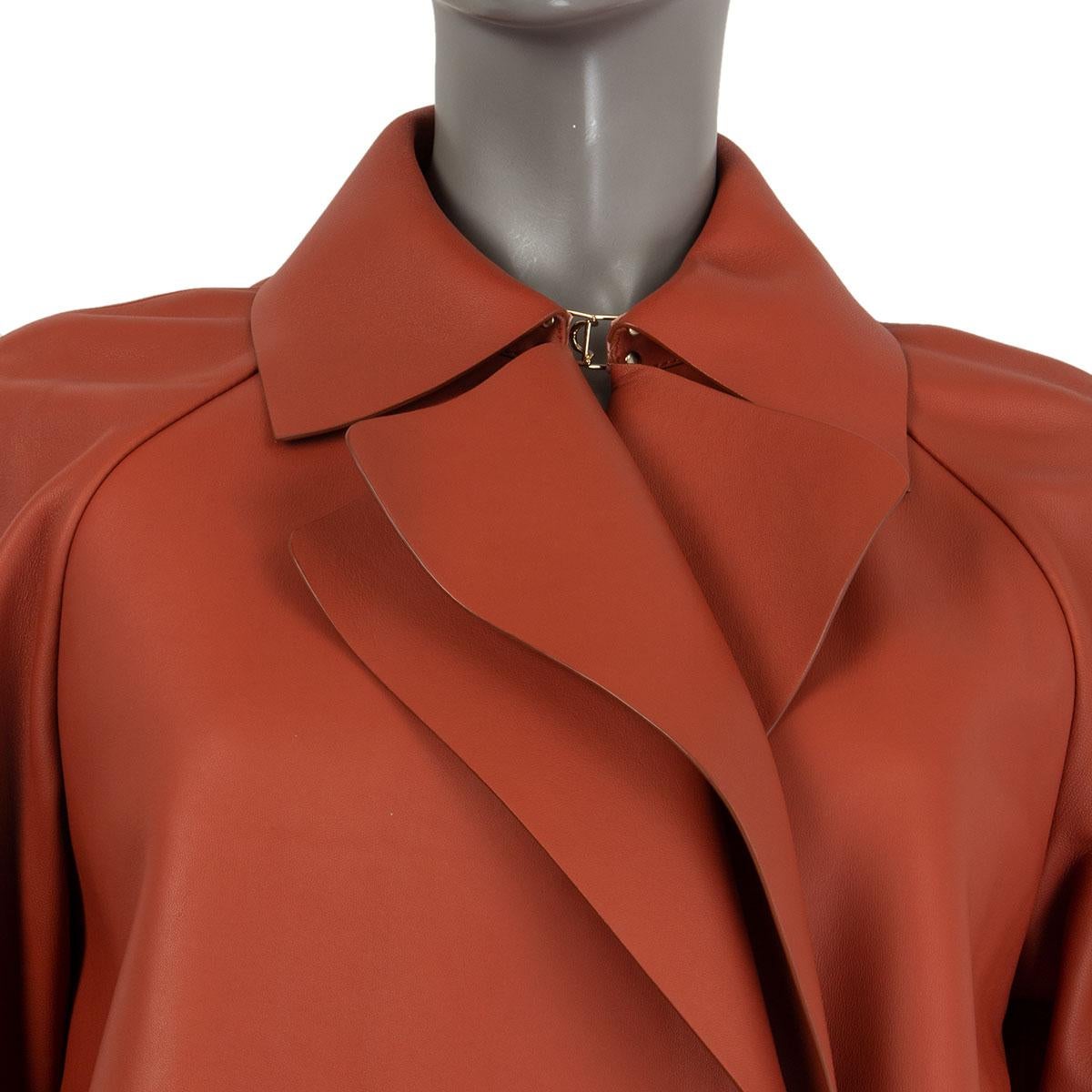 FENDI terracotta orangefarbener DOUBLE BREASTED TRENCH-Mantel aus Leder 38 XS im Angebot 1