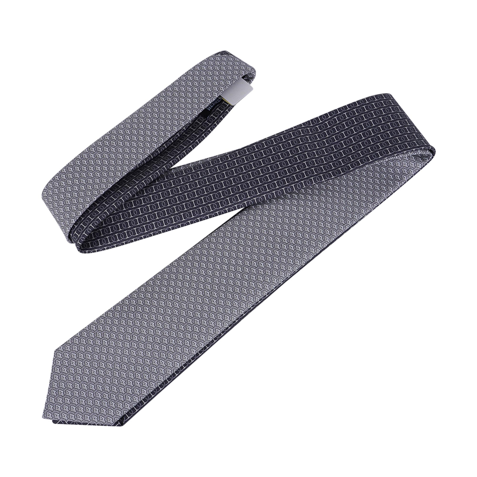 Cravate Twillbi double 6 imprimé Antracite/Gris Hermès, neuve avec boîte en vente 3