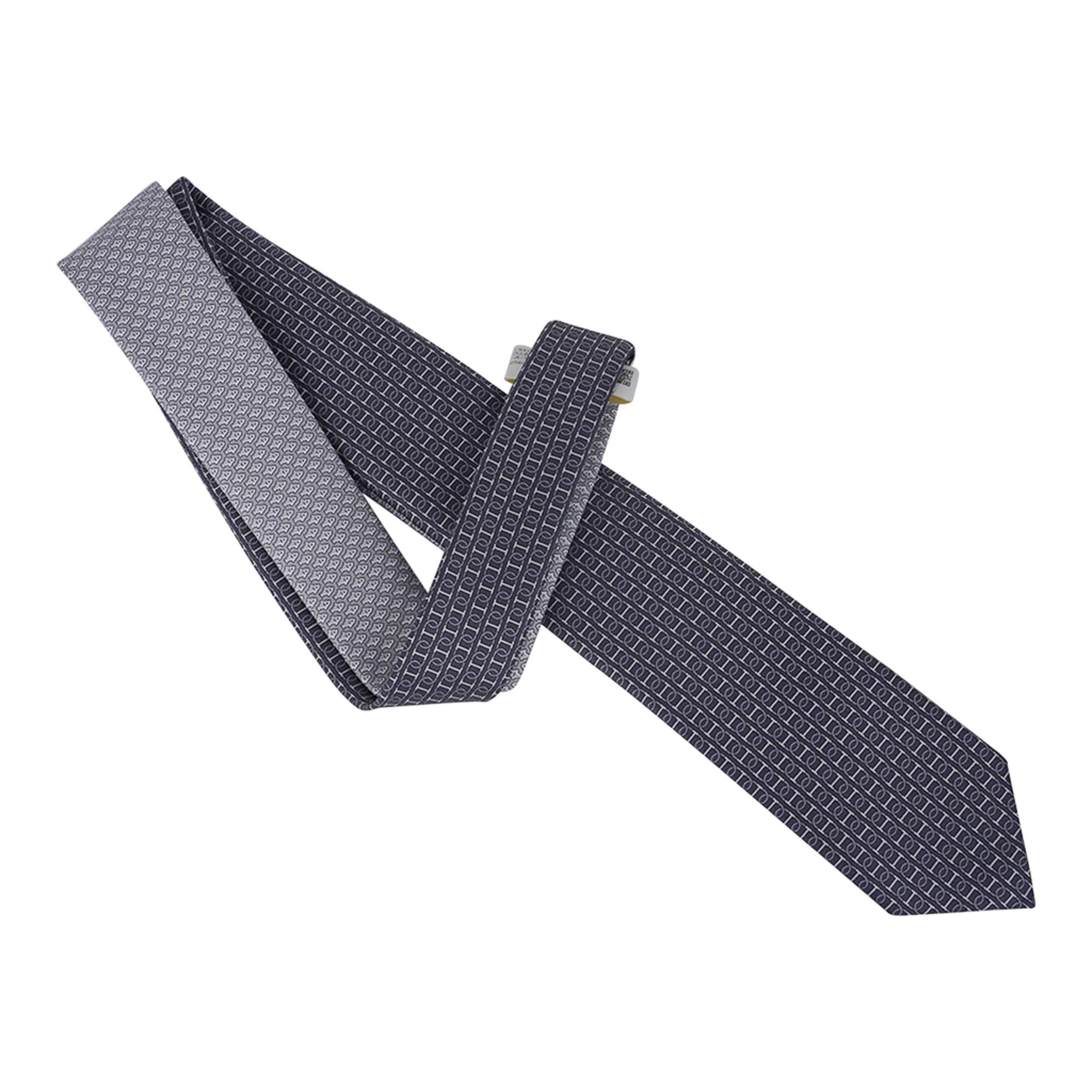 Cravate Twillbi double 6 imprimé Antracite/Gris Hermès, neuve avec boîte en vente 4