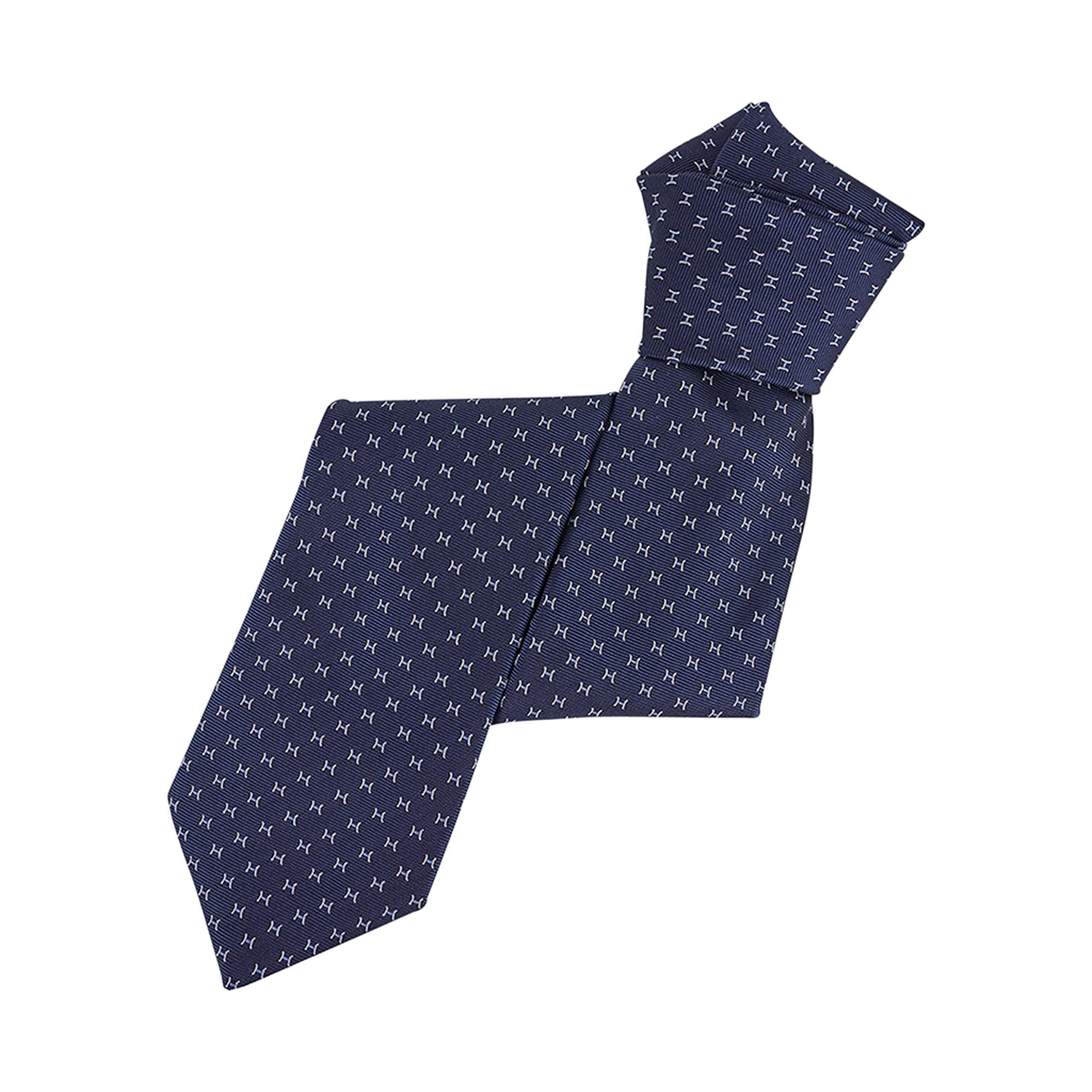 cravate hermès bleu