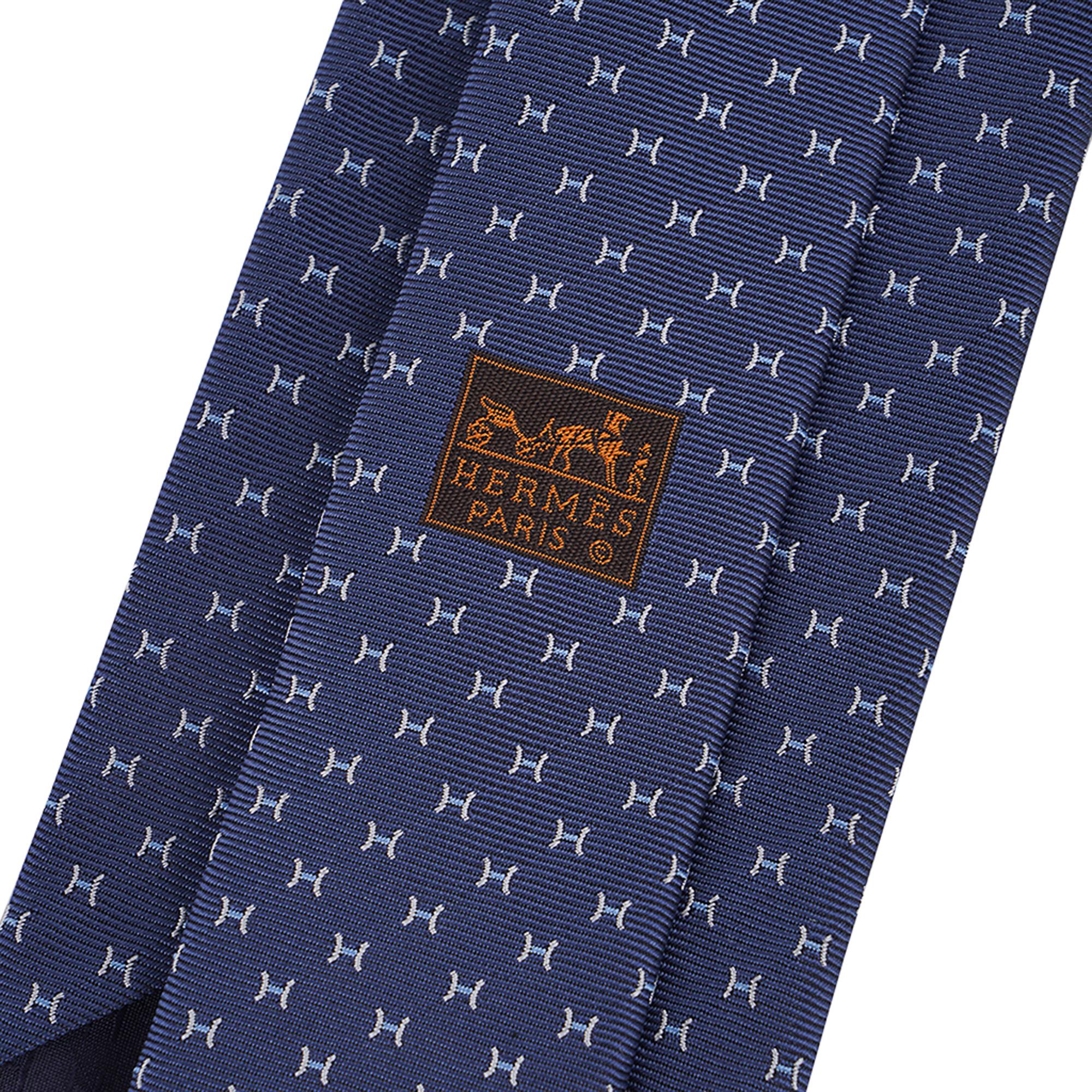 Cravate Hermès en sergé de soie gris, blanc et gris à cravate fine H Pour hommes en vente