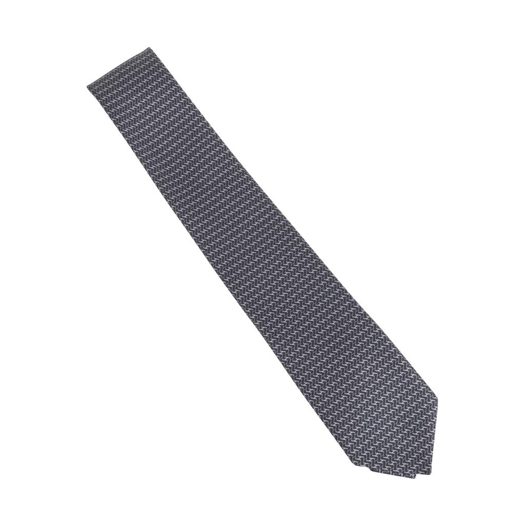 Guaranteed authentic Hermes silk tie features H En Ombre is rich grays.
Anthracite, Gris, Gris Clair.
NEW or NEVER WORN
Comes with signature Hermes box. 
final sale

TIE MEASURES:
Width 3.5