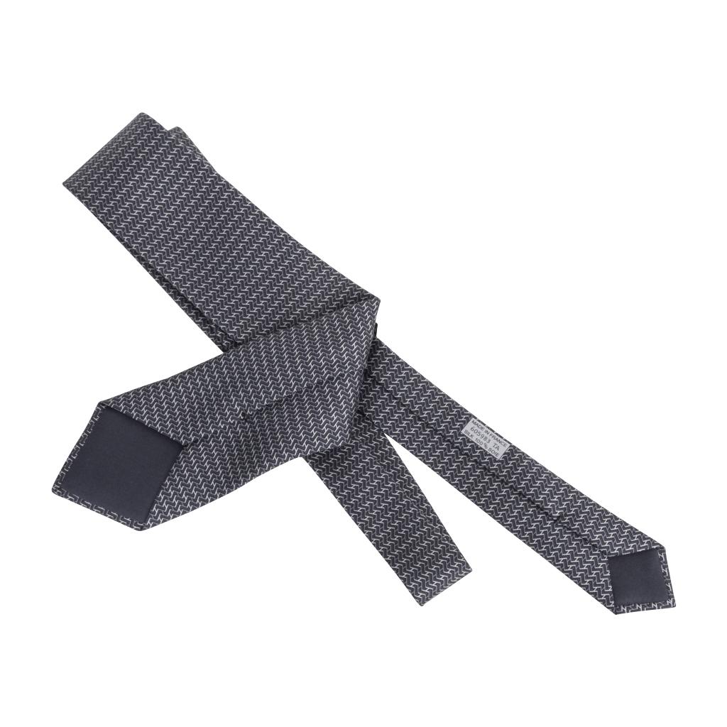 Hermes Tie H en Ombre Anthracite Gris Gris Clair In New Condition In Miami, FL