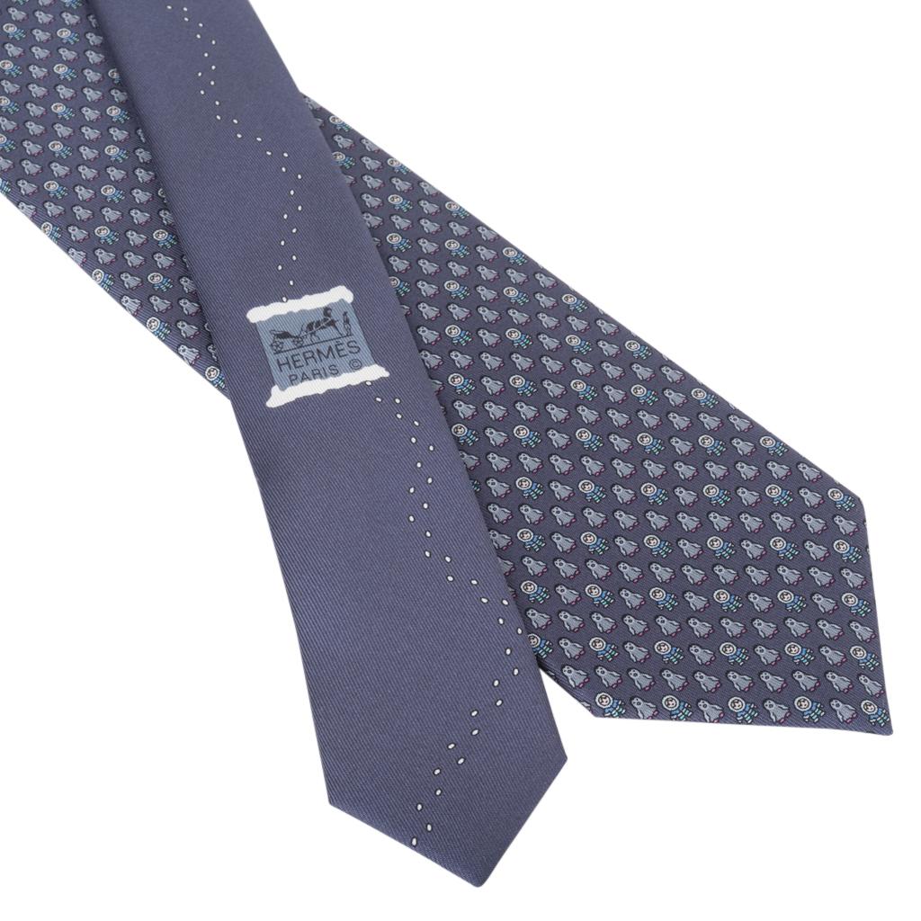 Gris Cravate Moyen Pingloo Twillbi en soie gris foncé et bleu en vente