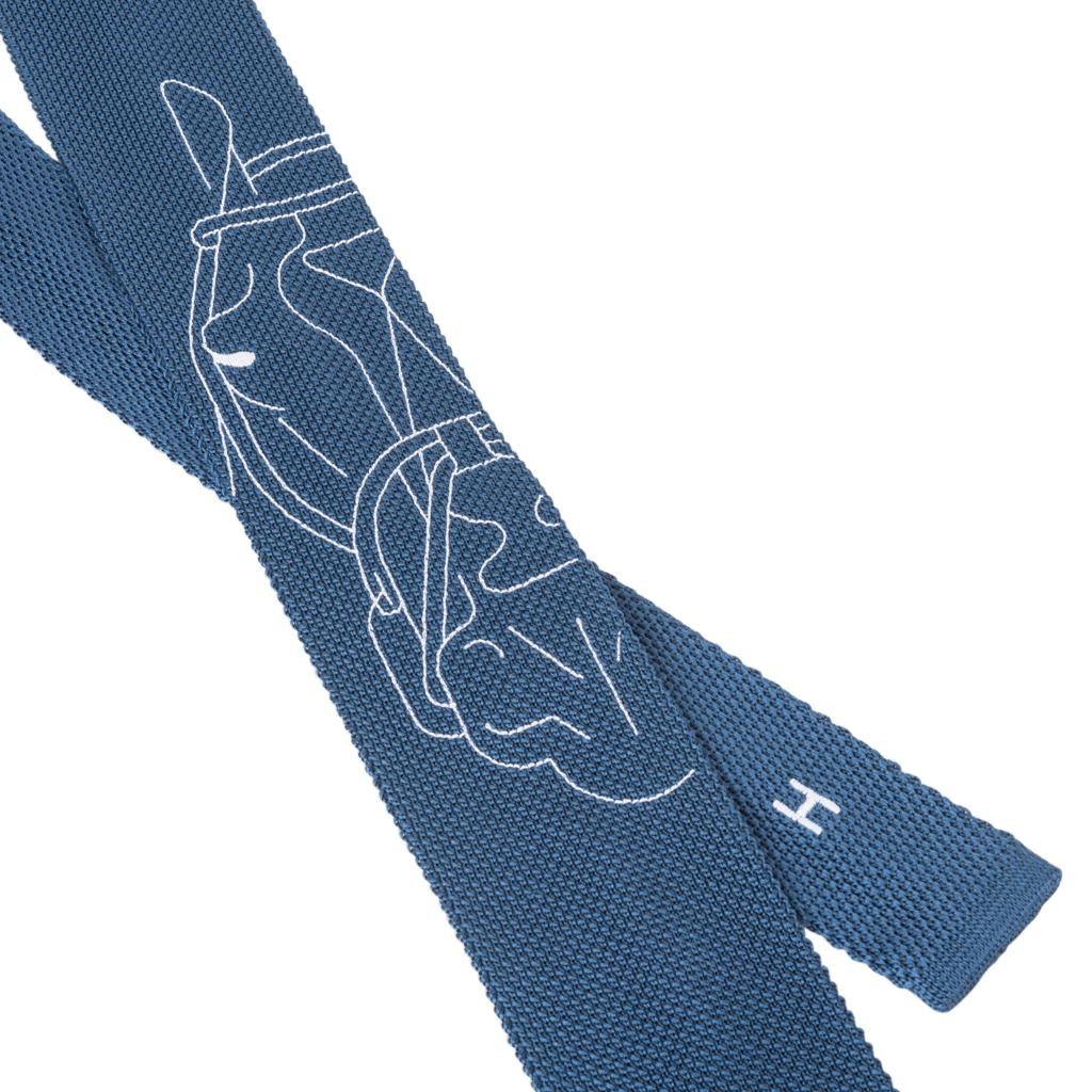 Guaranteed authentic Hermes Tricot de Soie Tete-A-Tete Equestre tie.
Silk knit with embroidered white equestrian motif. 
NEW or NEVER WORN
Comes with signature Hermes box. 
final sale

TIE MEASURES:
WIDTH 2.36