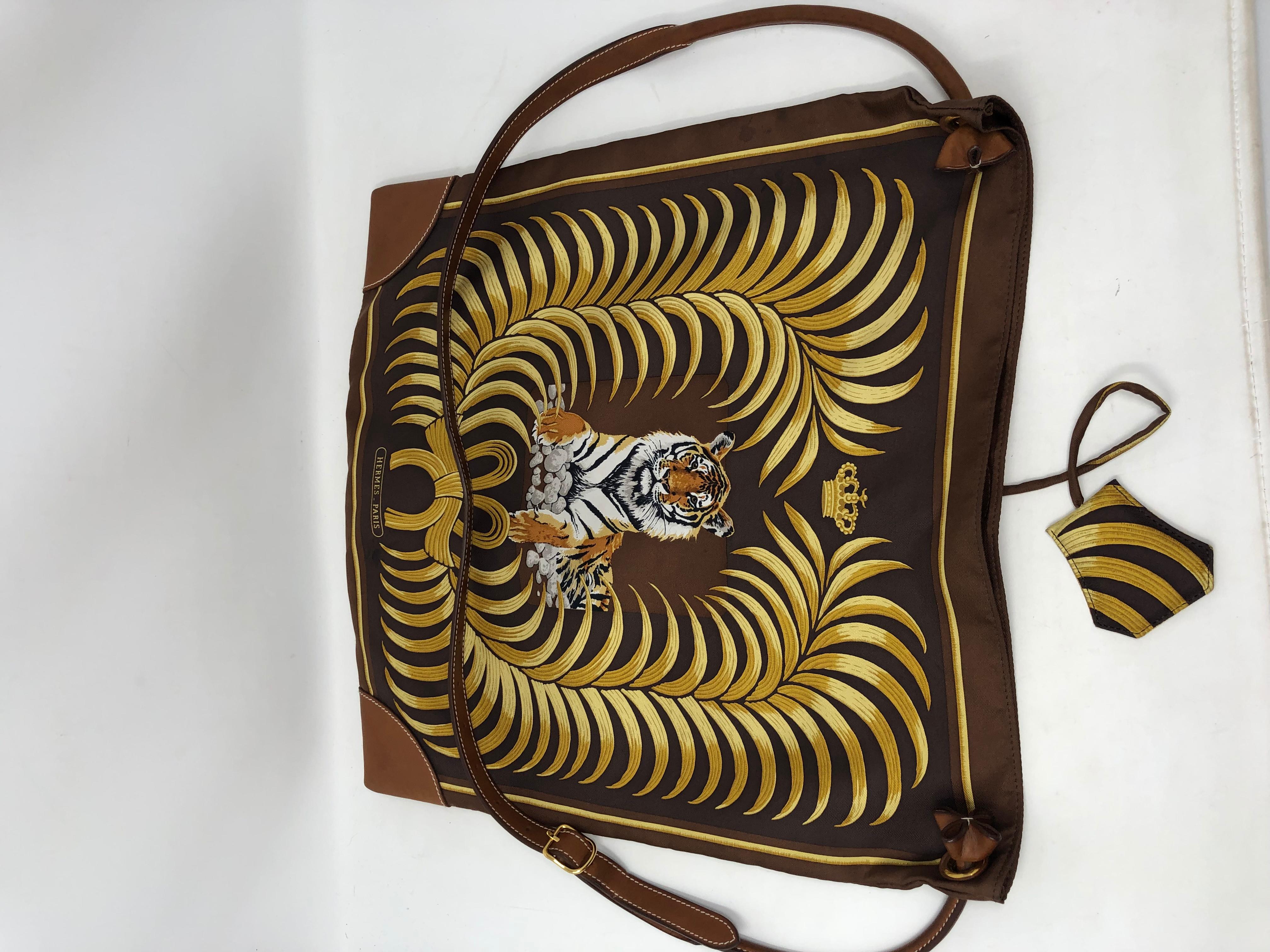Hermes Tiger Silk City Bag In Good Condition In Athens, GA