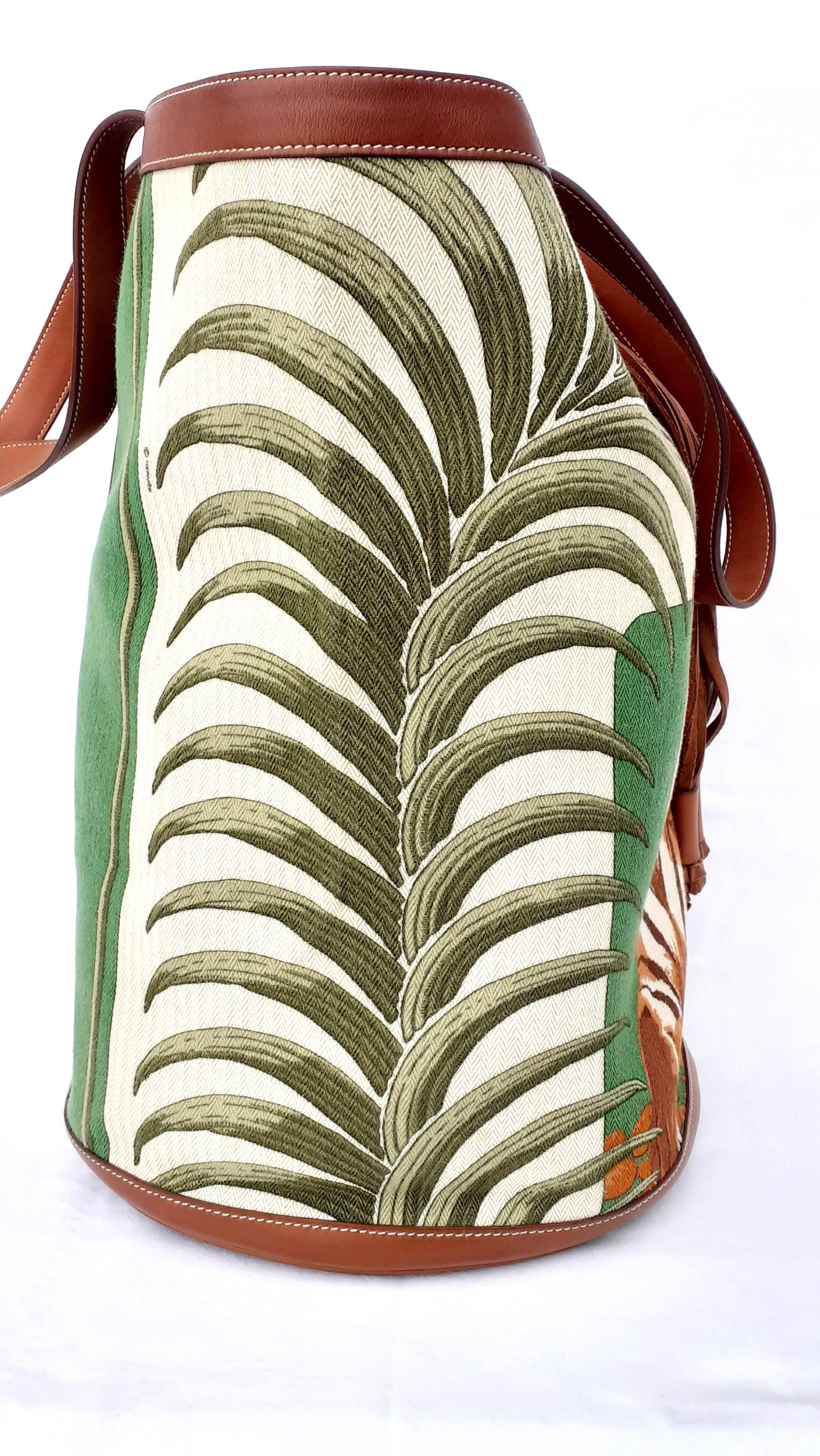 Hermès Tigre Royal Borsa a Secchiello Chevrons Toile Tela Pelle Barenia in vendita 6
