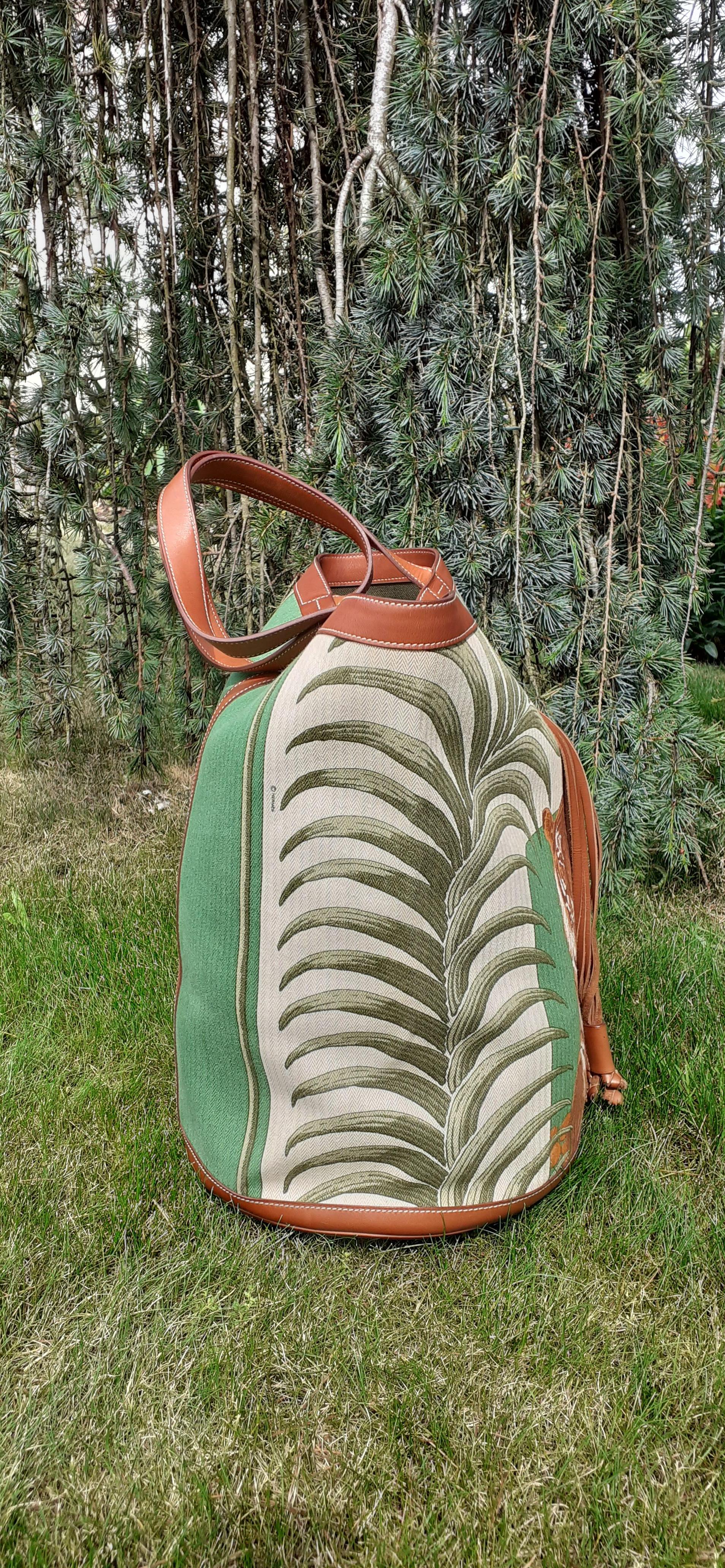Hermès Tigre Royal Borsa a Secchiello Chevrons Toile Tela Pelle Barenia in vendita 13