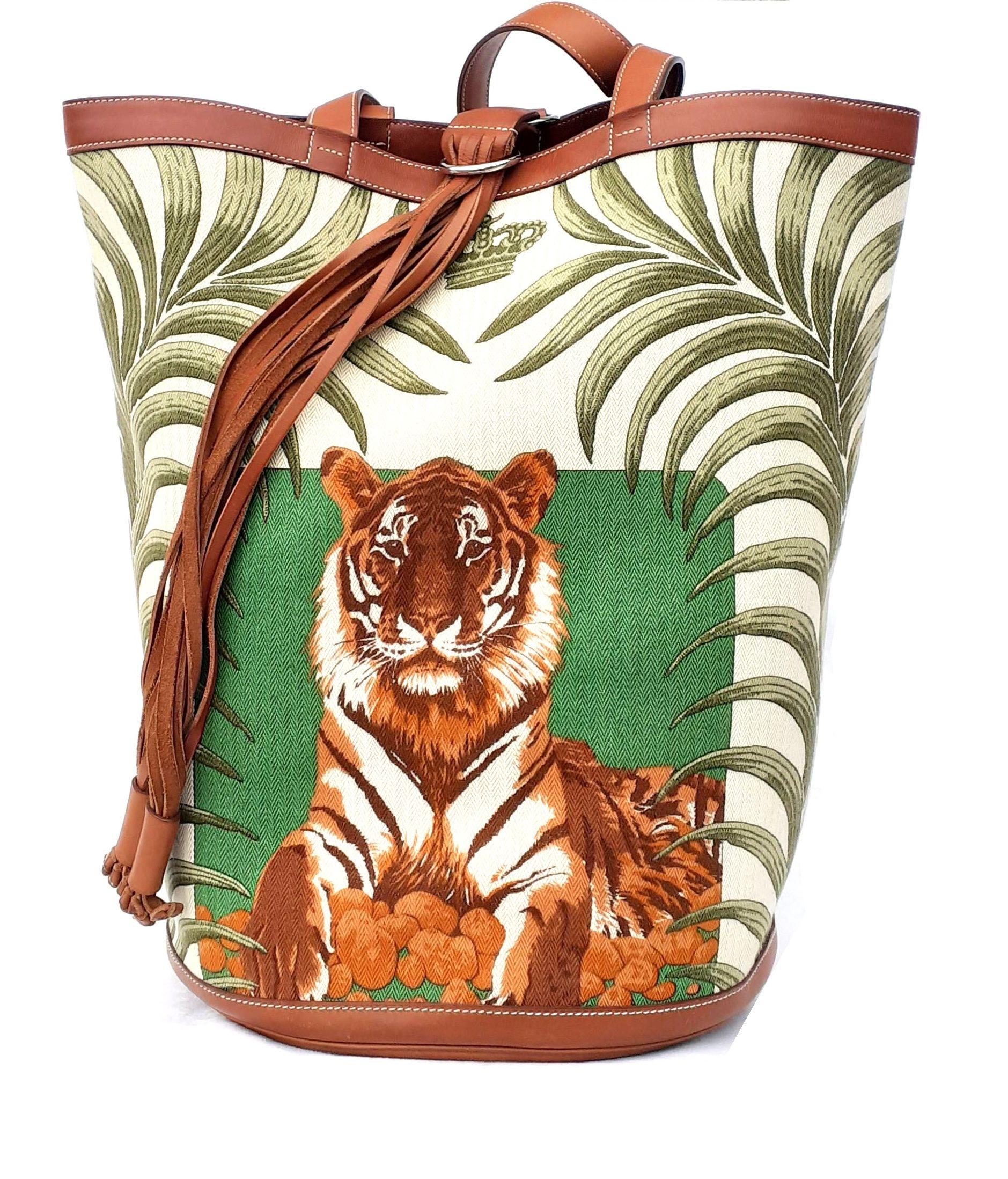 Marrone Hermès Tigre Royal Borsa a Secchiello Chevrons Toile Tela Pelle Barenia in vendita