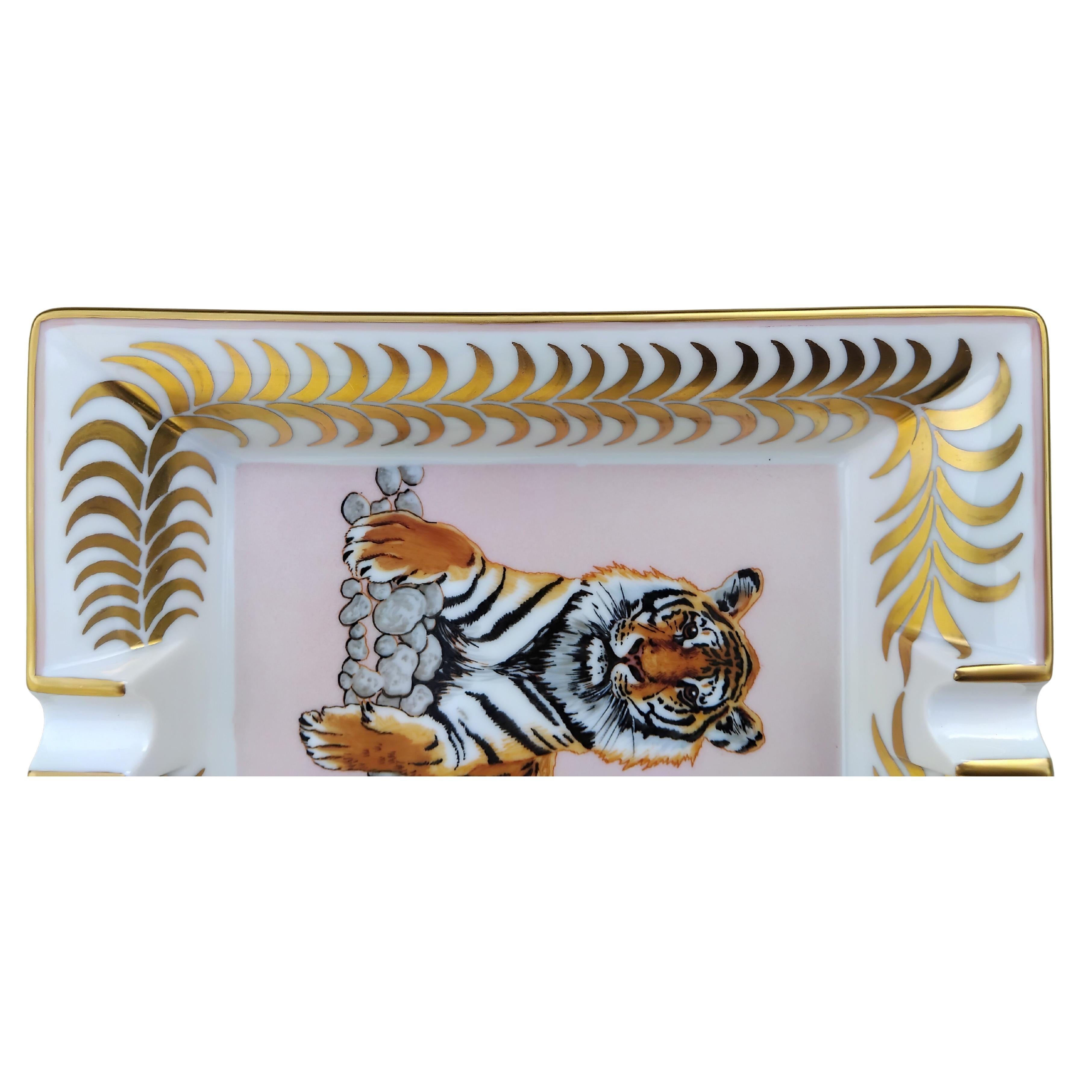 Hermès Tigre Royal Cigar Ashtray Porcelain Gold Royal Tiger en venta 6