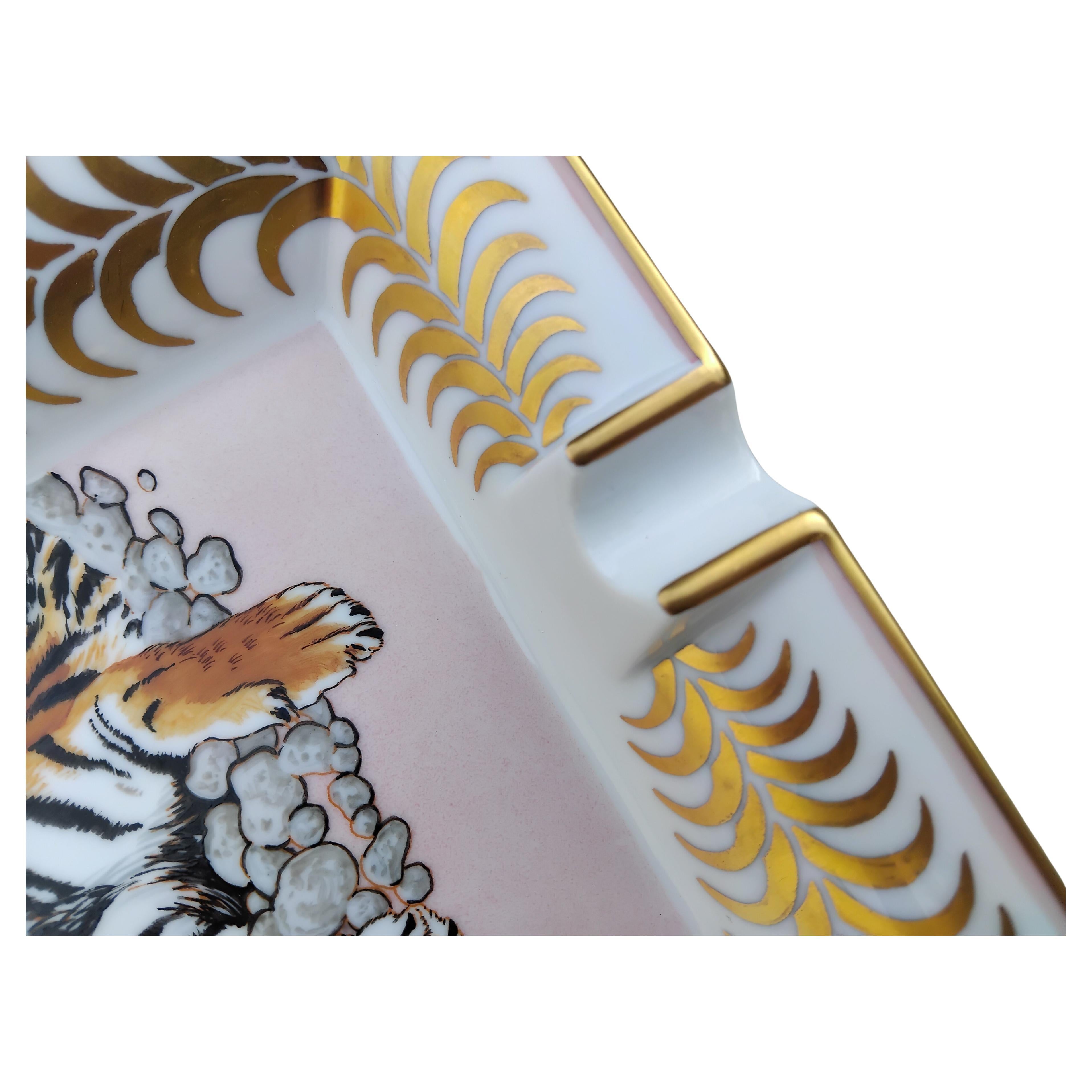 Hermès Tigre Royal Cigar Ashtray Porcelain Gold Royal Tiger en venta 8