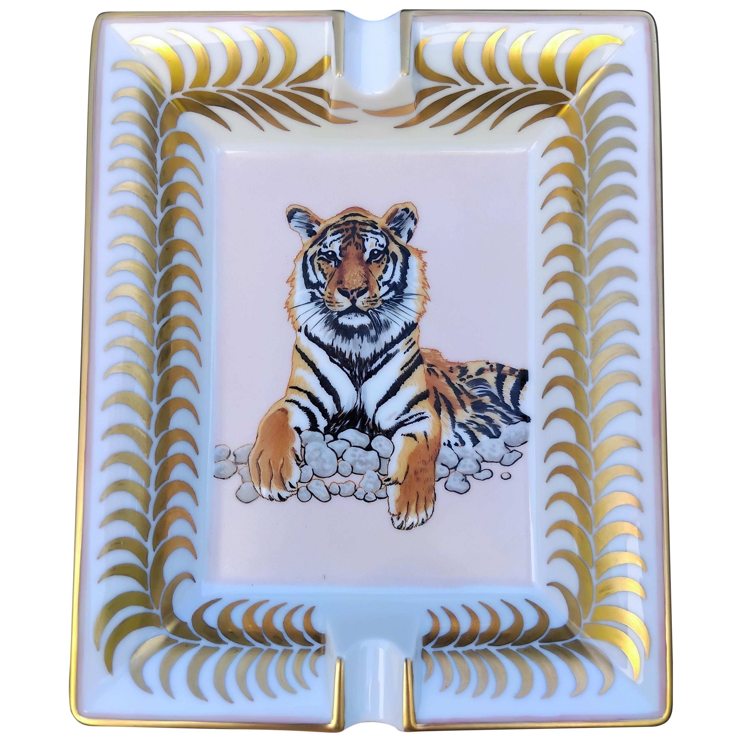 Hermès Tigre Royal Cigar Ashtray Porcelain Gold Royal Tiger For Sale