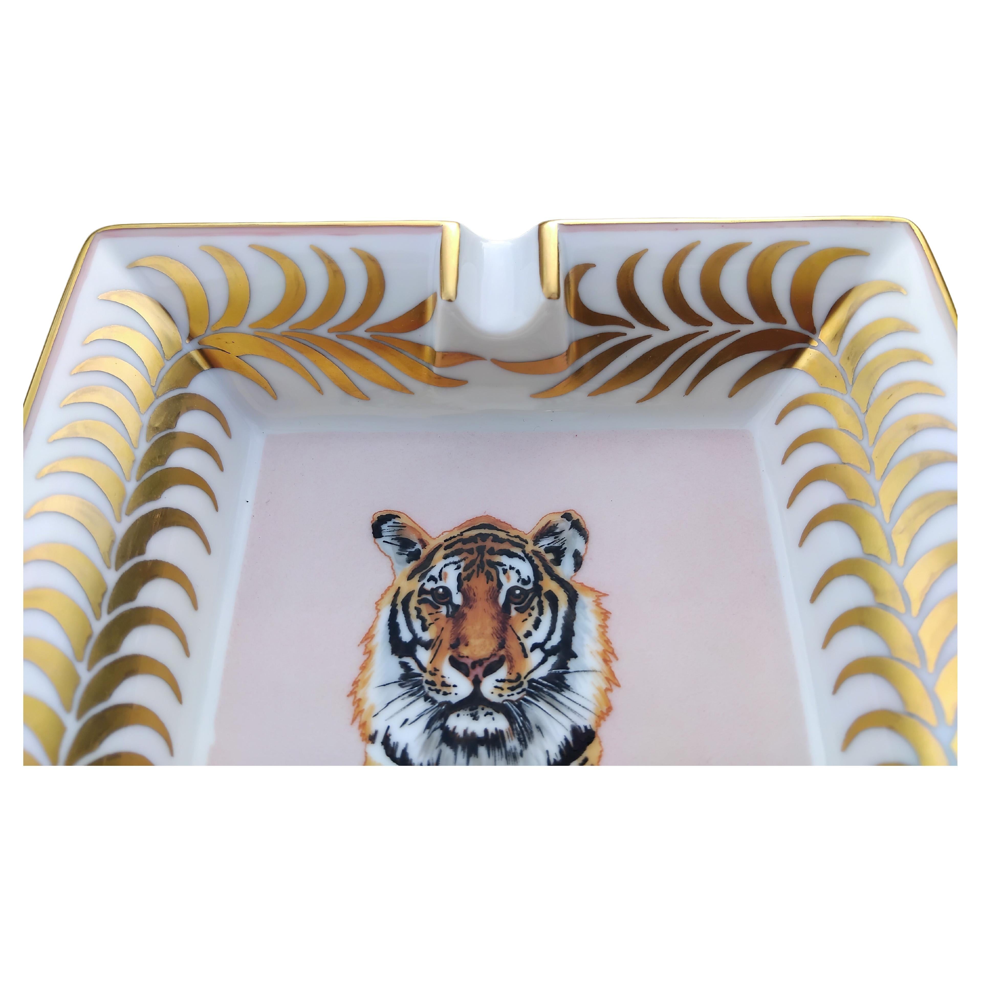 Hermès Tigre Royal Cigar Ashtray Porcelain Gold Royal Tiger en venta 1
