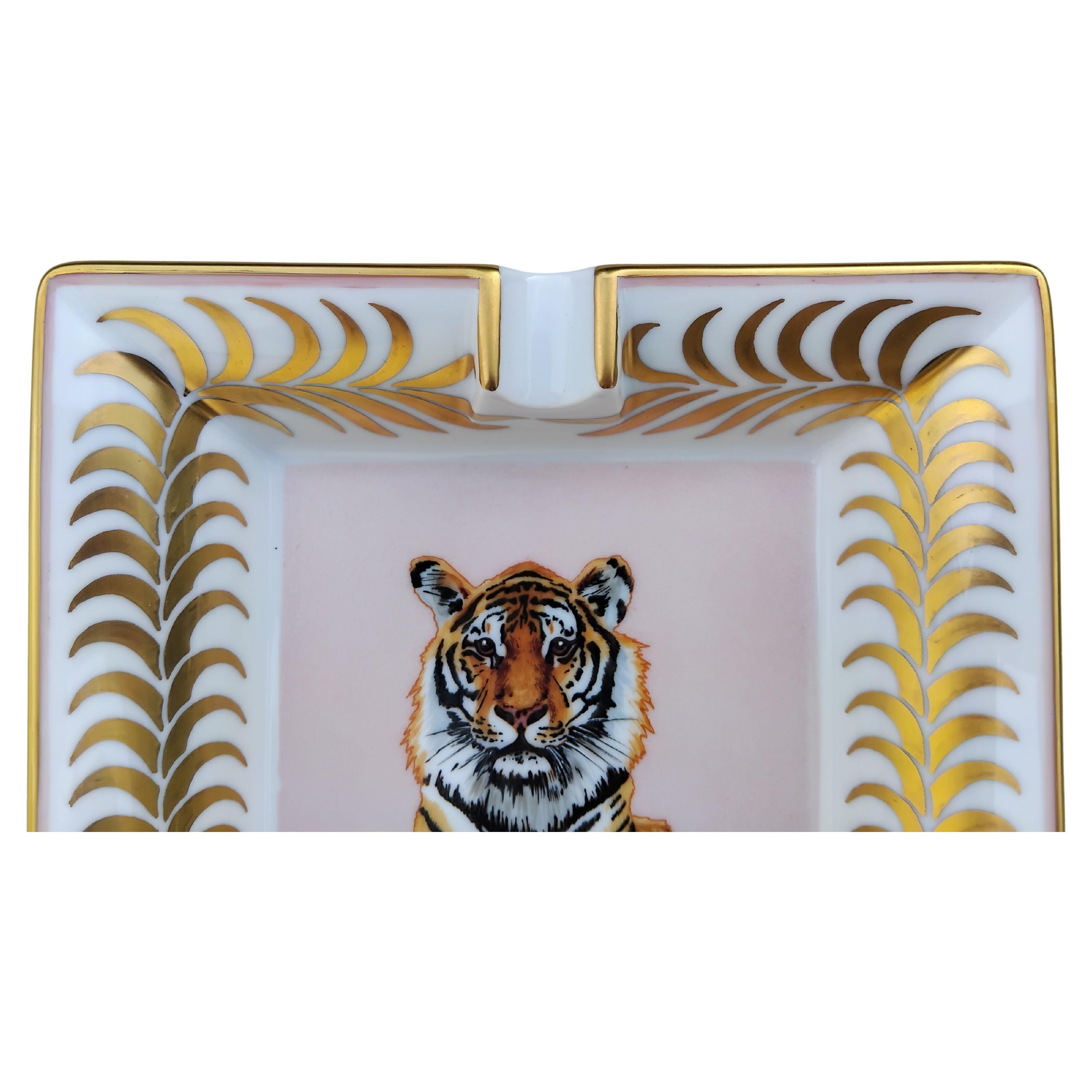 Hermès Tigre Royal Cigar Ashtray Porcelain Gold Royal Tiger en venta 3
