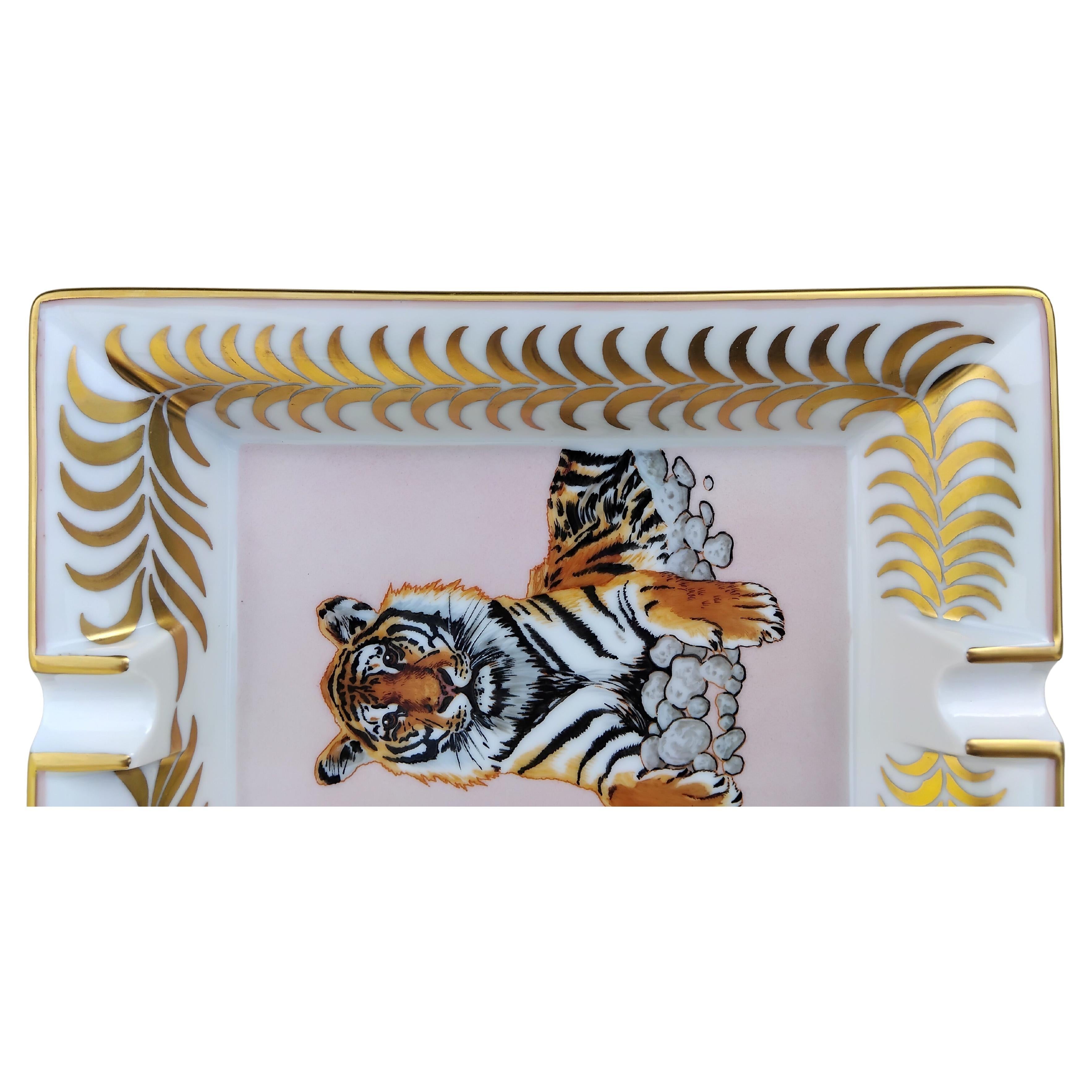 Hermès Tigre Royal Cigar Ashtray Porcelain Gold Royal Tiger en venta 4