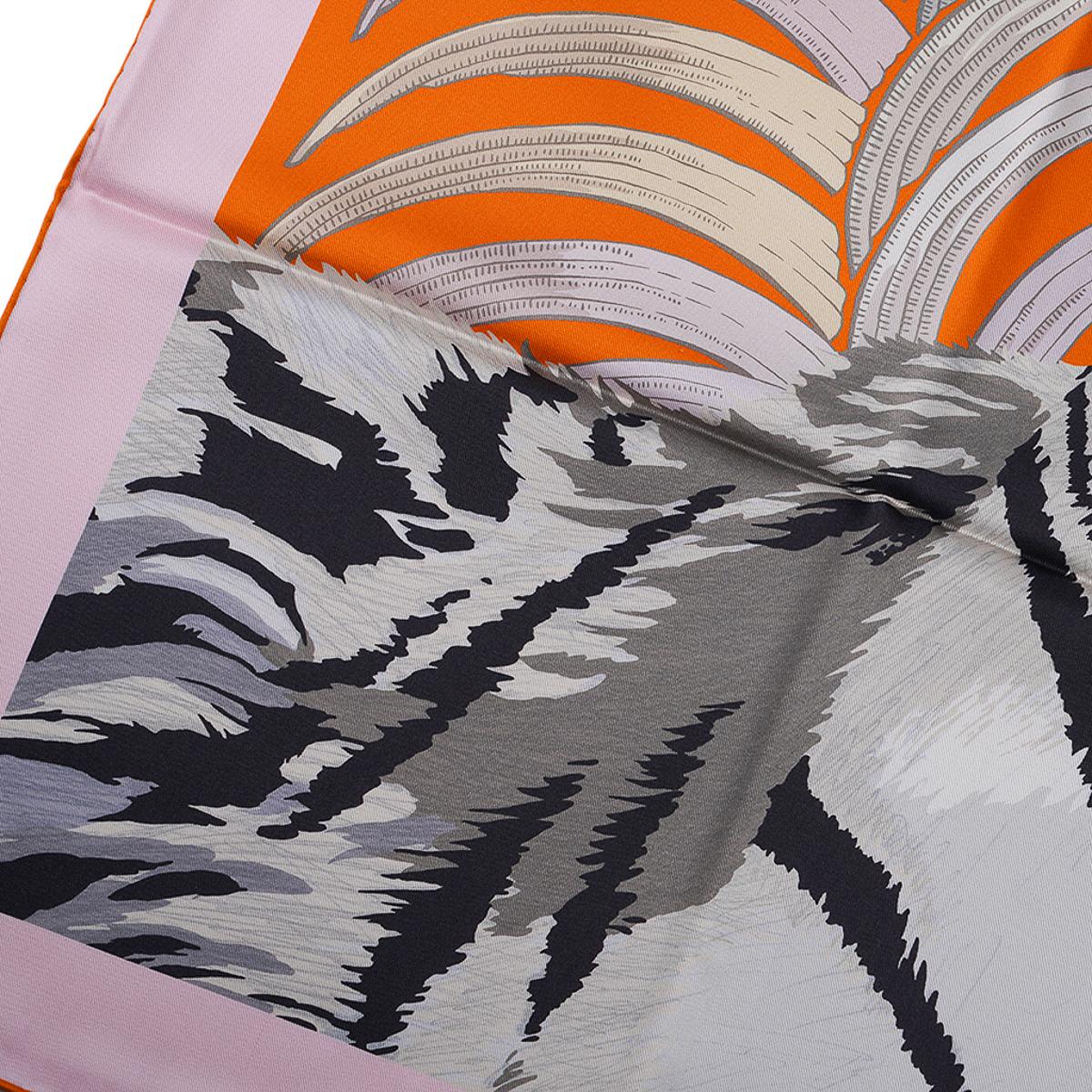 Hermès - Écharpe Tigre Royal Double Face orange / rose / anthracite 90 Neuf - En vente à Miami, FL