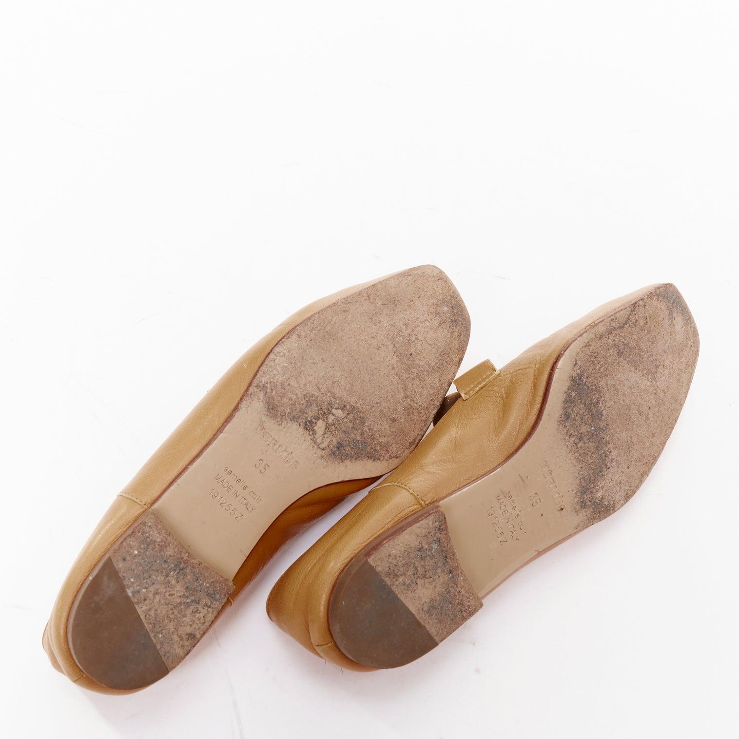 HERMES Tiempo mocasines planos de cuero marrón liso con hebilla de carruaje de caballo EU35 en venta 6