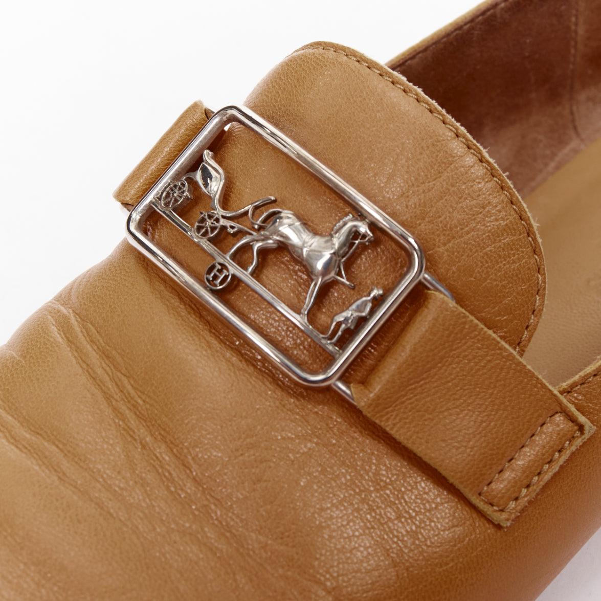HERMES Tiempo mocasines planos de cuero marrón liso con hebilla de carruaje de caballo EU35 en venta 2
