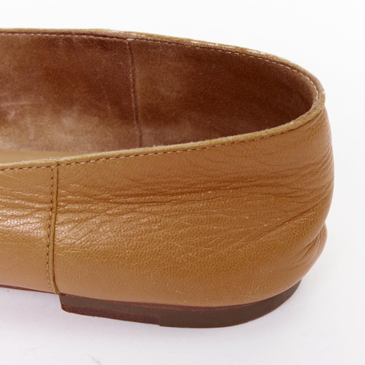 HERMES Tiempo mocasines planos de cuero marrón liso con hebilla de carruaje de caballo EU35 en venta 3