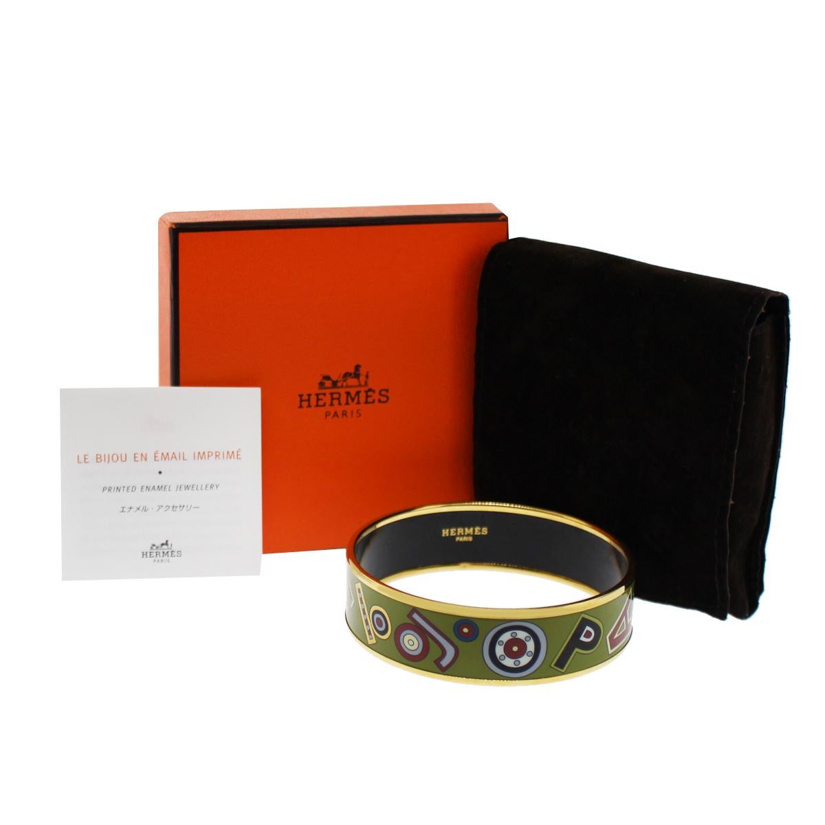 Brand: Hermes
Measurements: 8.25″
Clasp: Bangle
Total Weight: 41.4g (26.4dwt)
Additional Details: This item comes with Original Hermes box
SKU: G9530